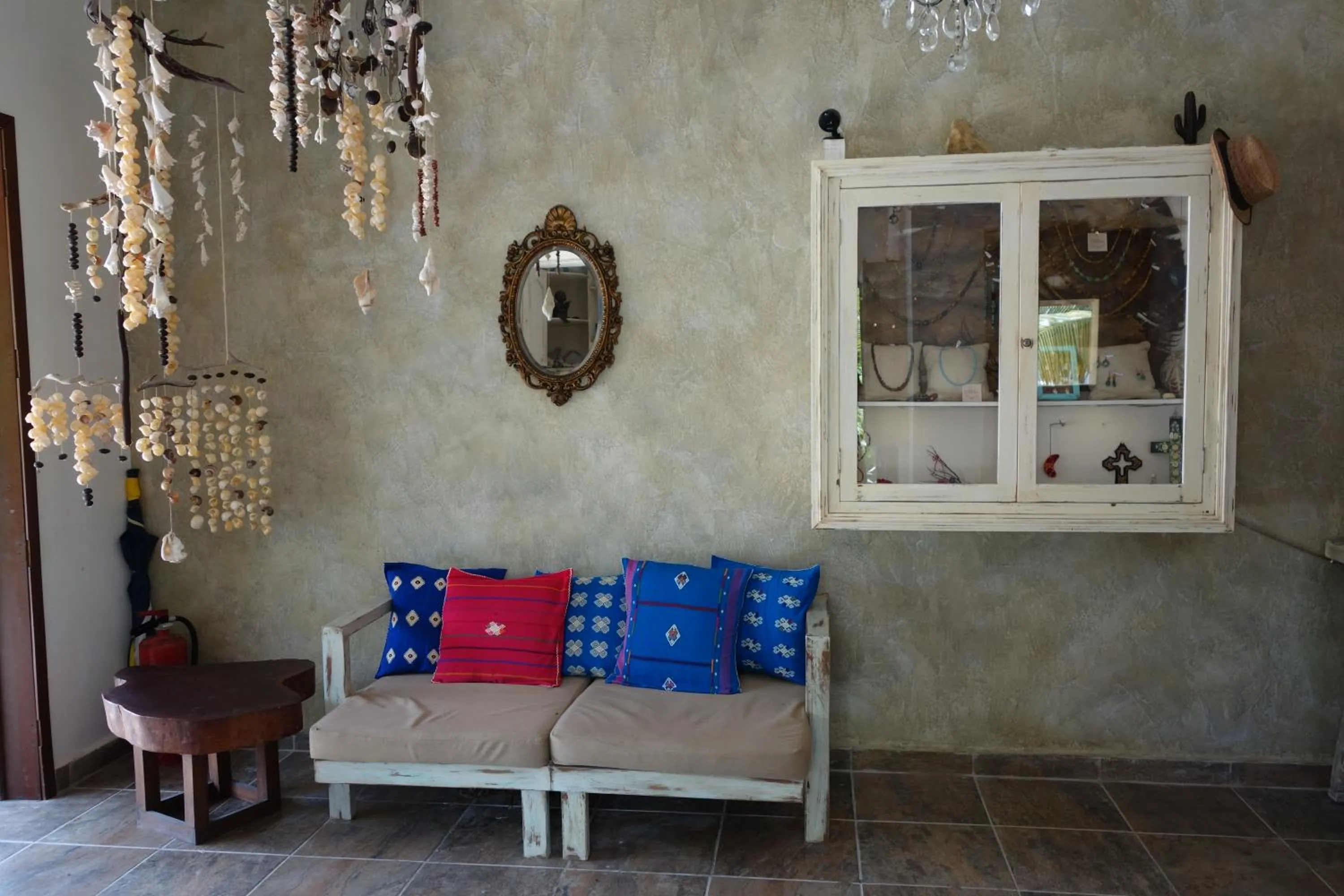 Decorative detail in Almaplena Boutique Hotel