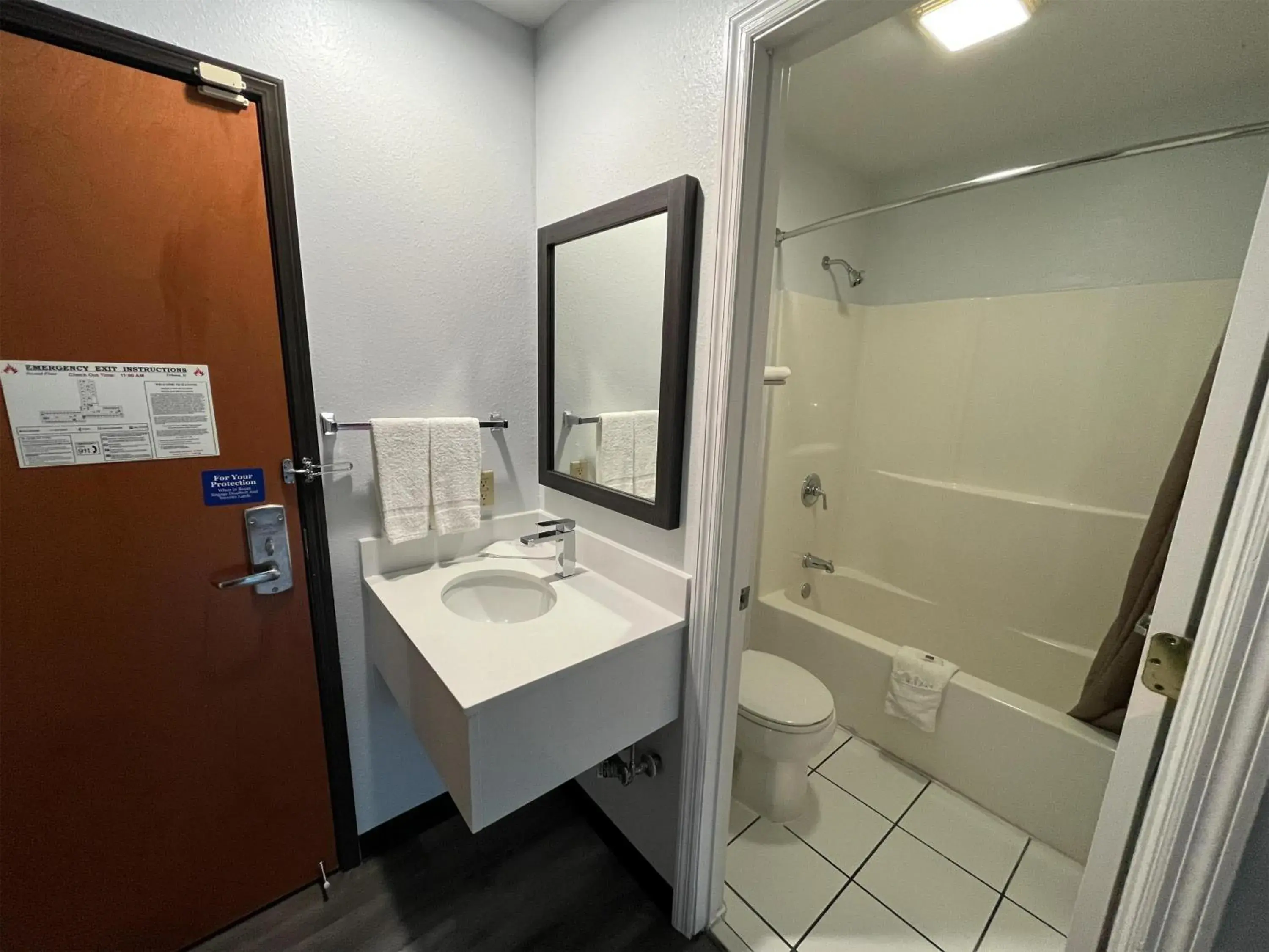 Bathroom in Motel 6-Urbana, IL Bathroom in Motel 6-Urbana, IL