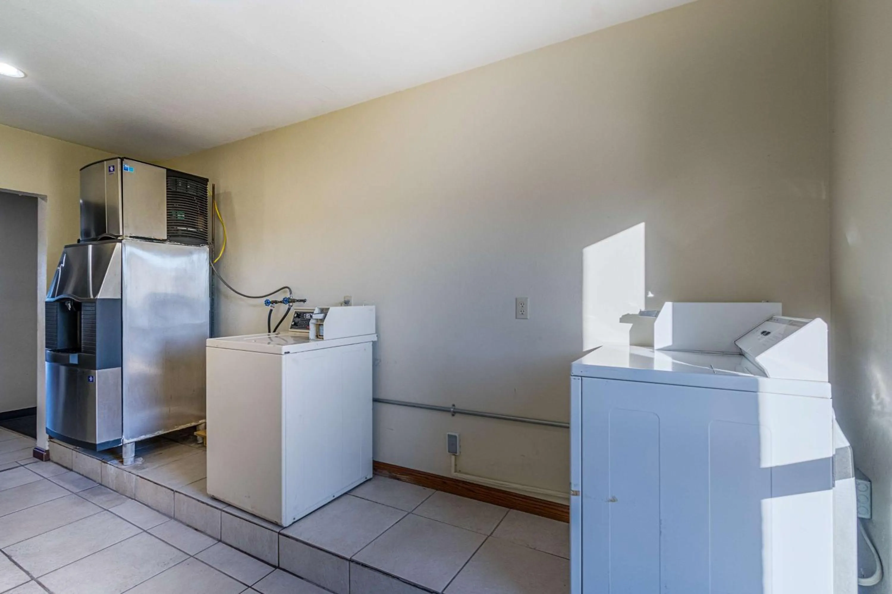 On site in Motel 6-Urbana, IL