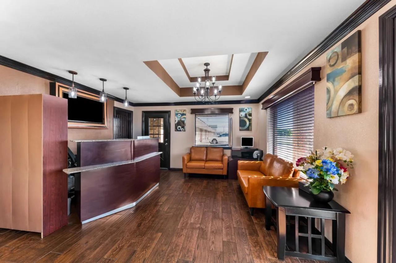 Property building in Scottish Inns - Decatur