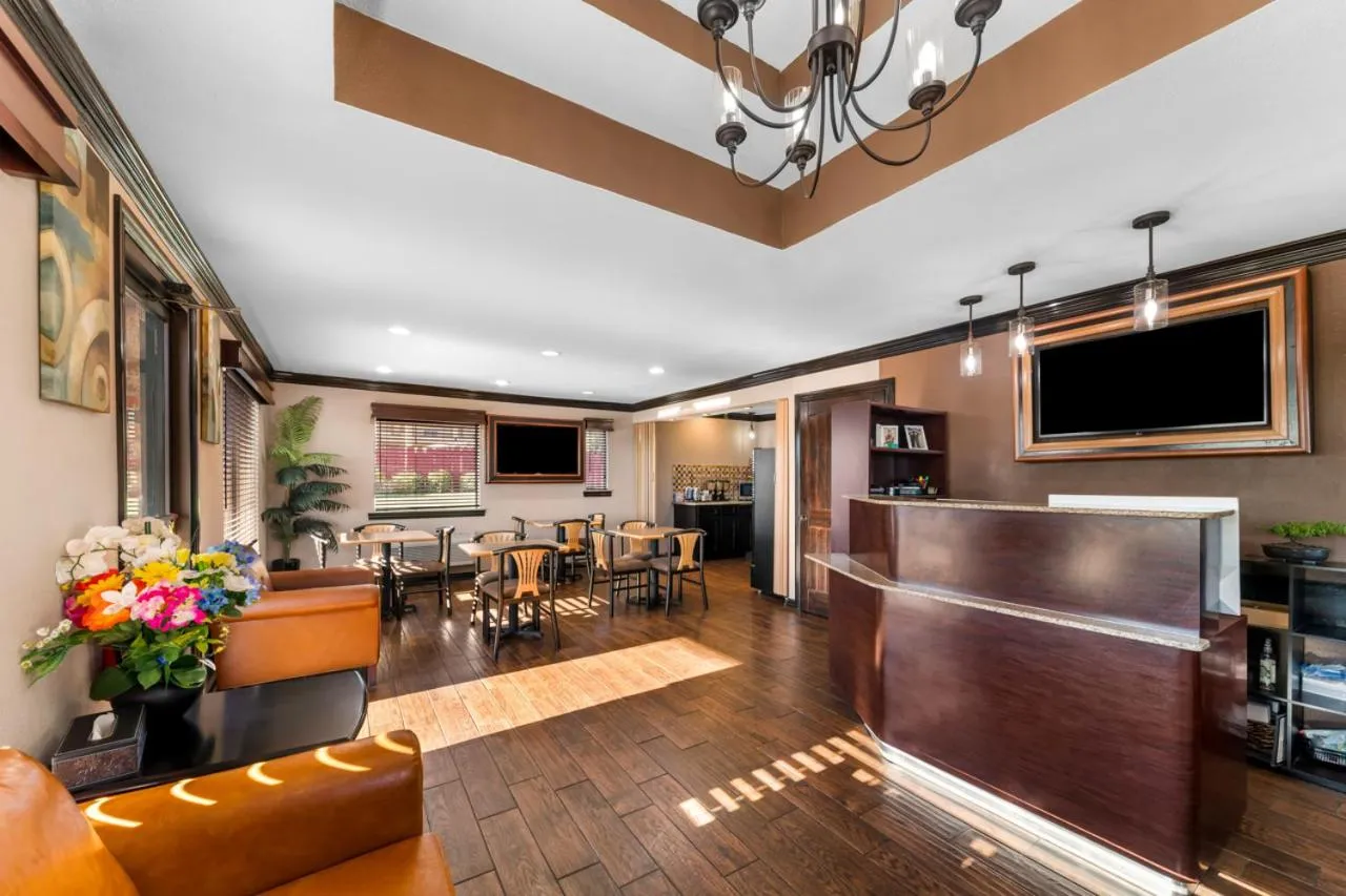 Property building in Scottish Inns - Decatur