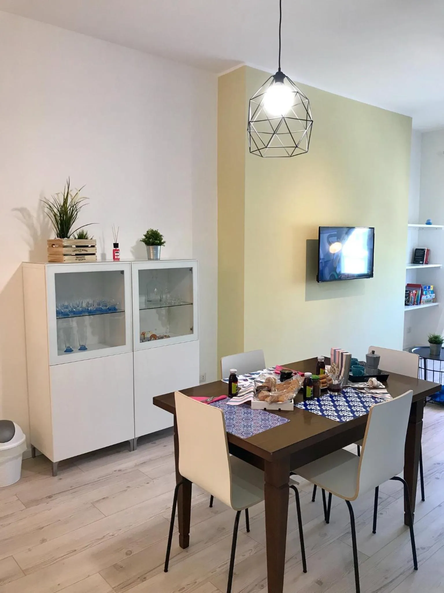 Communal lounge/ TV room in AzzurRomare Flat apartment