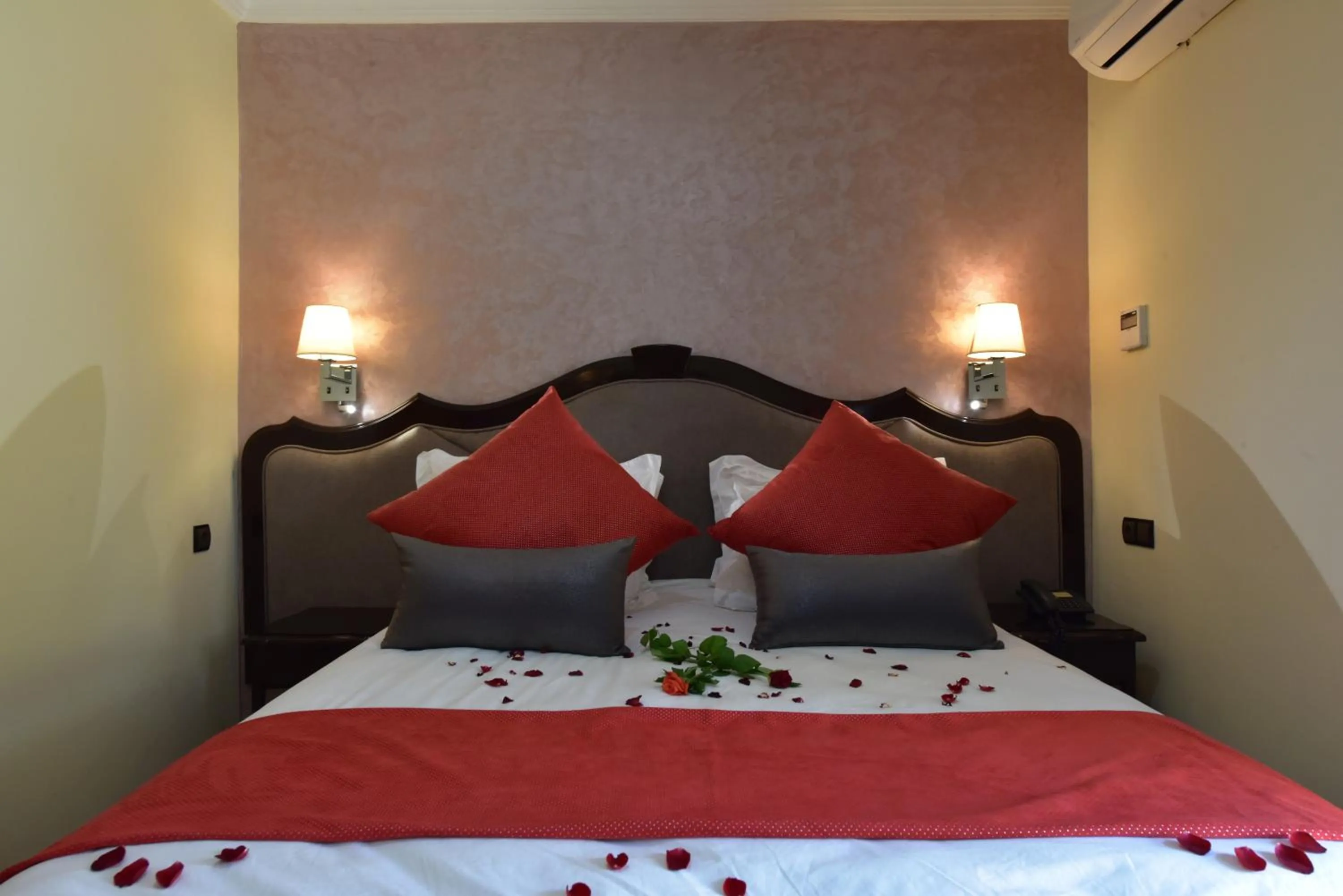 Bed in Hôtel Fès Inn & SPA