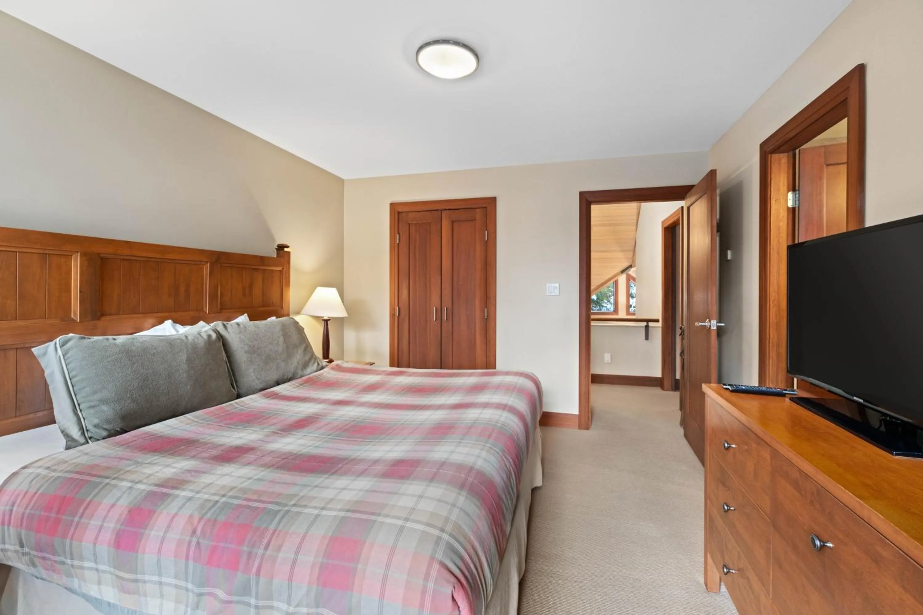 Bed in Montebello by Whistler Premier