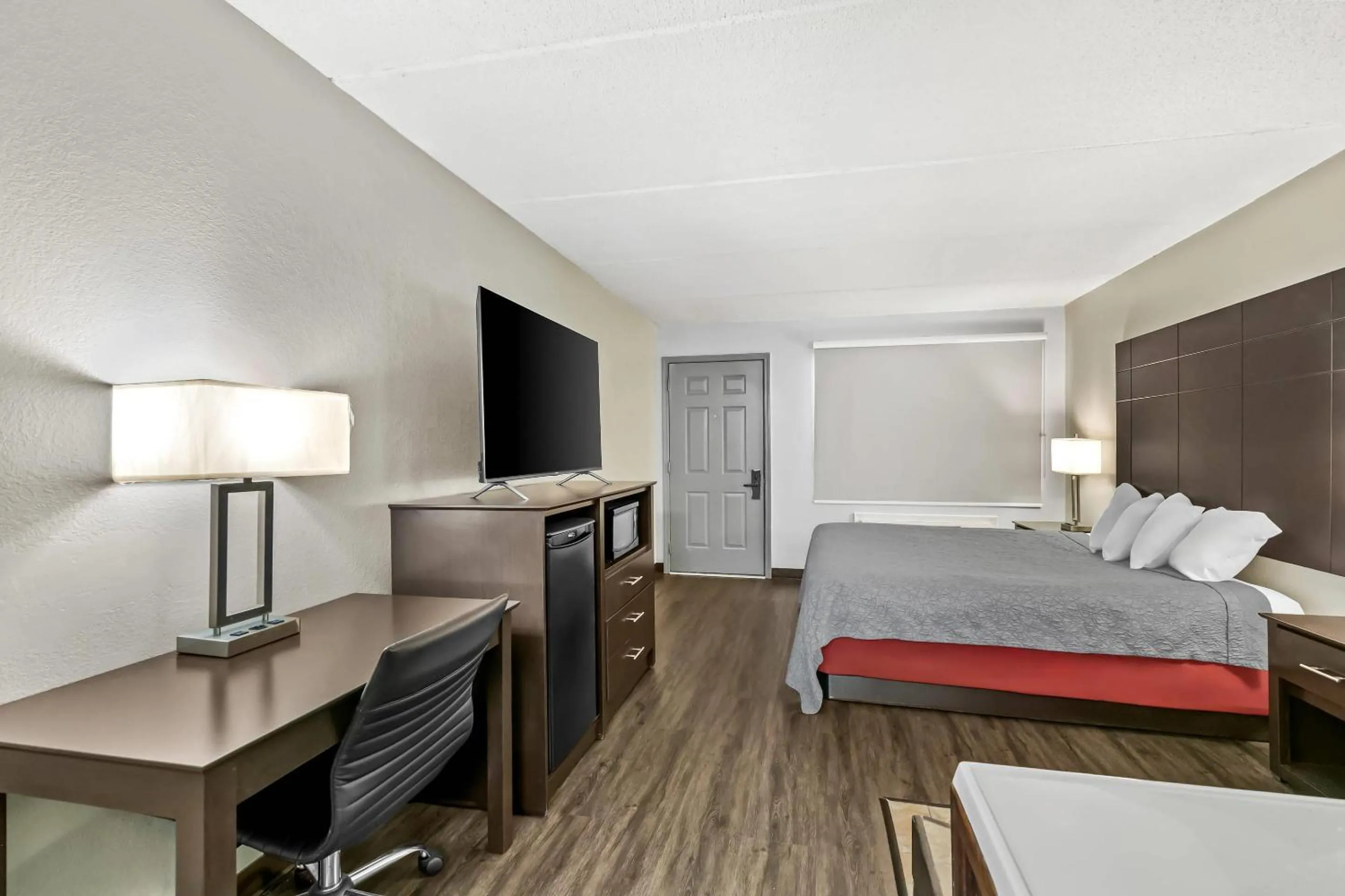 Bedroom, Bed in Econo Lodge Helen