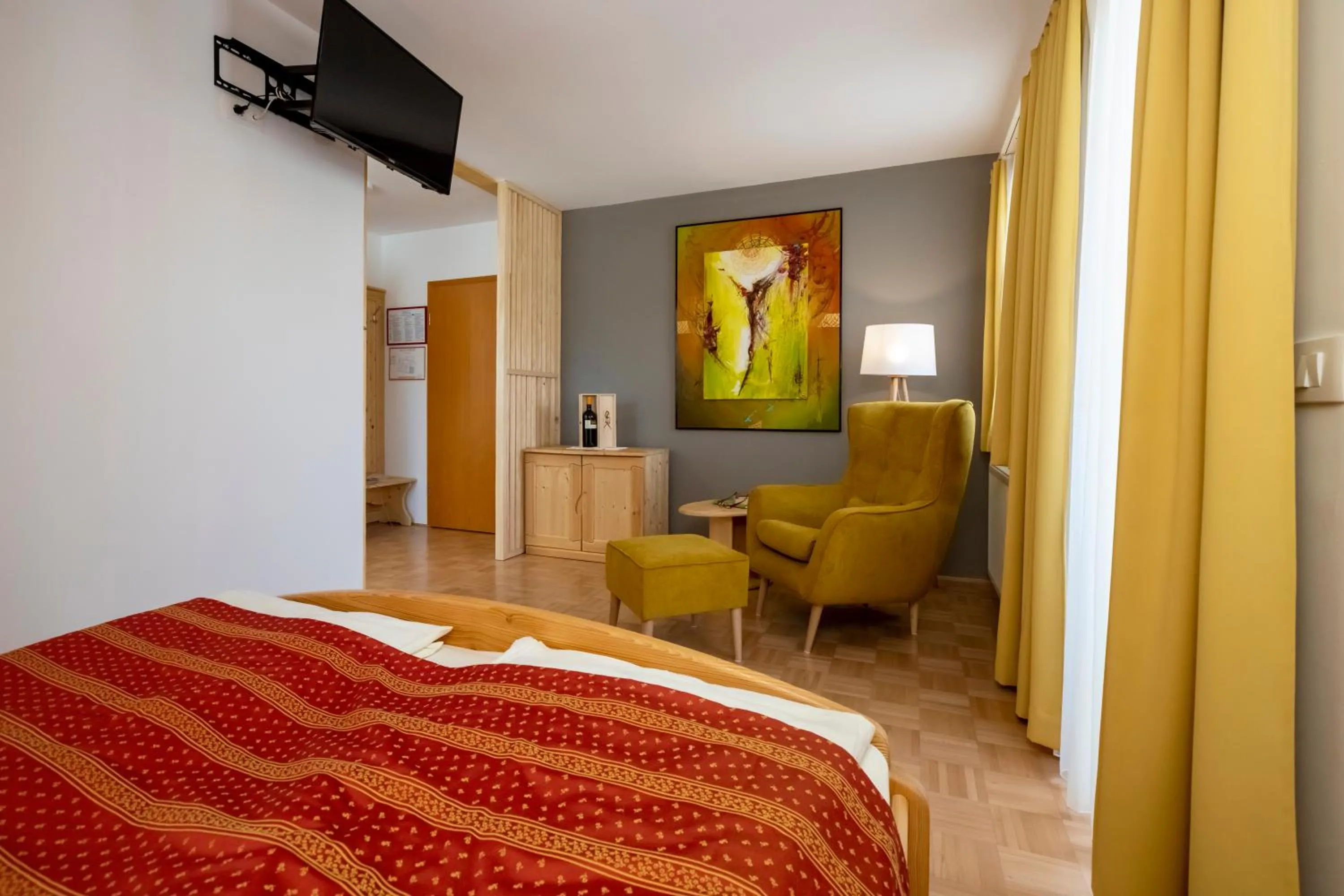 View (from property/room), Bed in Art Hotel Kristal