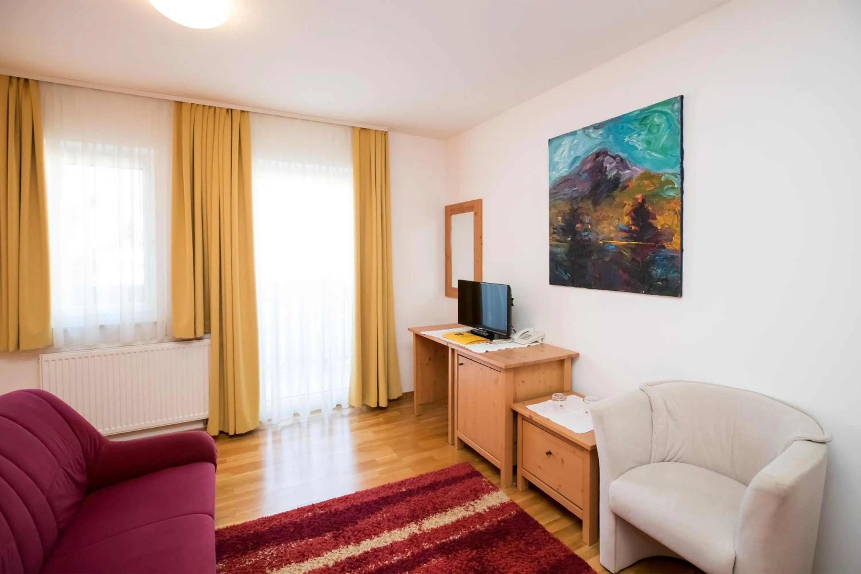 TV and multimedia in Art Hotel Kristal