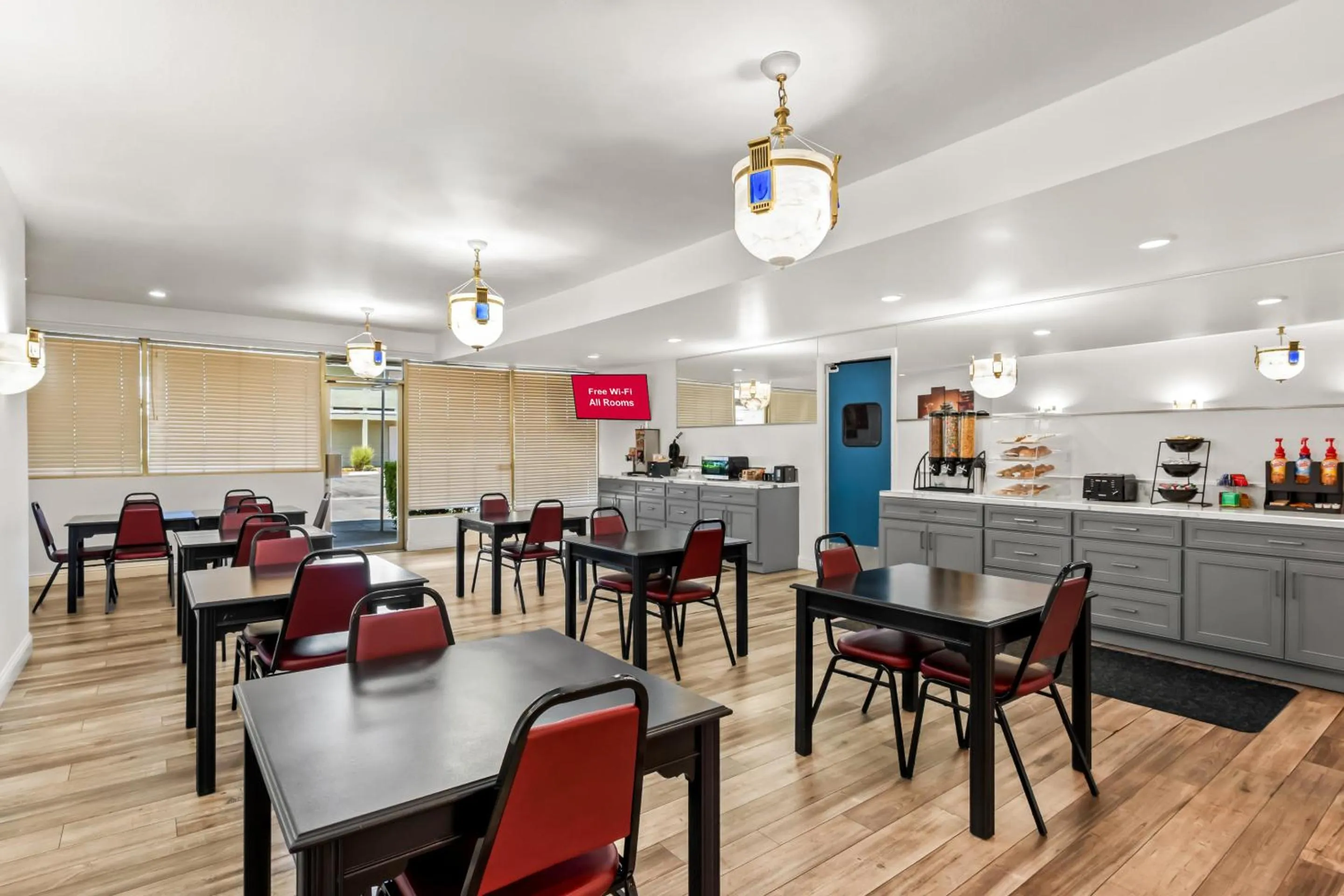 Breakfast in Red Roof Inn Yuba City Bonanza - Marysville