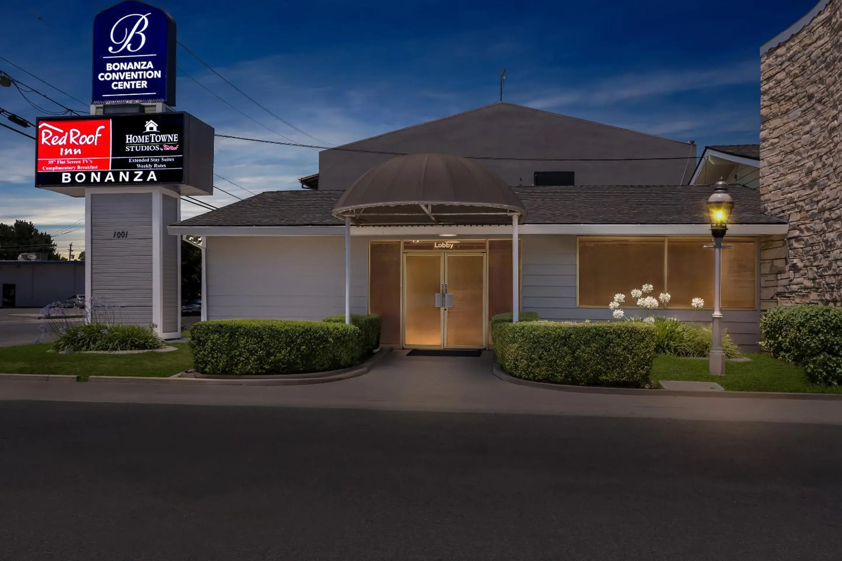 Facade/entrance in Red Roof Inn Yuba City Bonanza - Marysville Facade/entrance in Red Roof Inn Yuba City Bonanza - Marysville