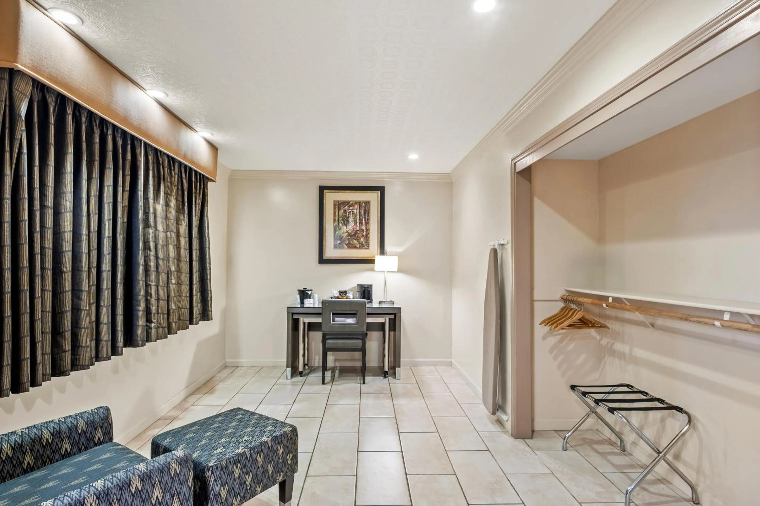 Photo of the whole room in Red Roof Inn Yuba City Bonanza - Marysville