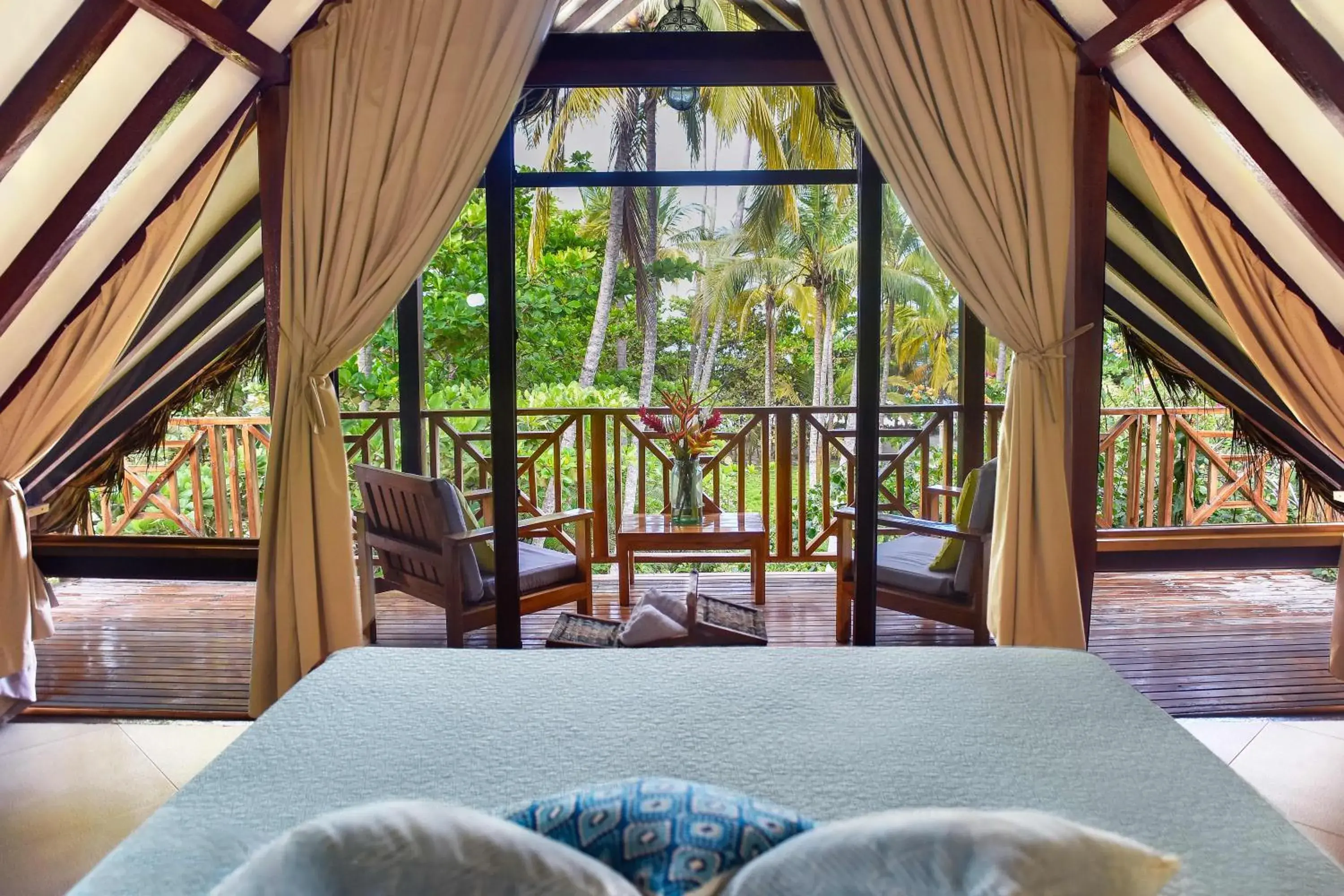 Suite in Cayena by Masaya Collection Suite in Cayena by Masaya Collection