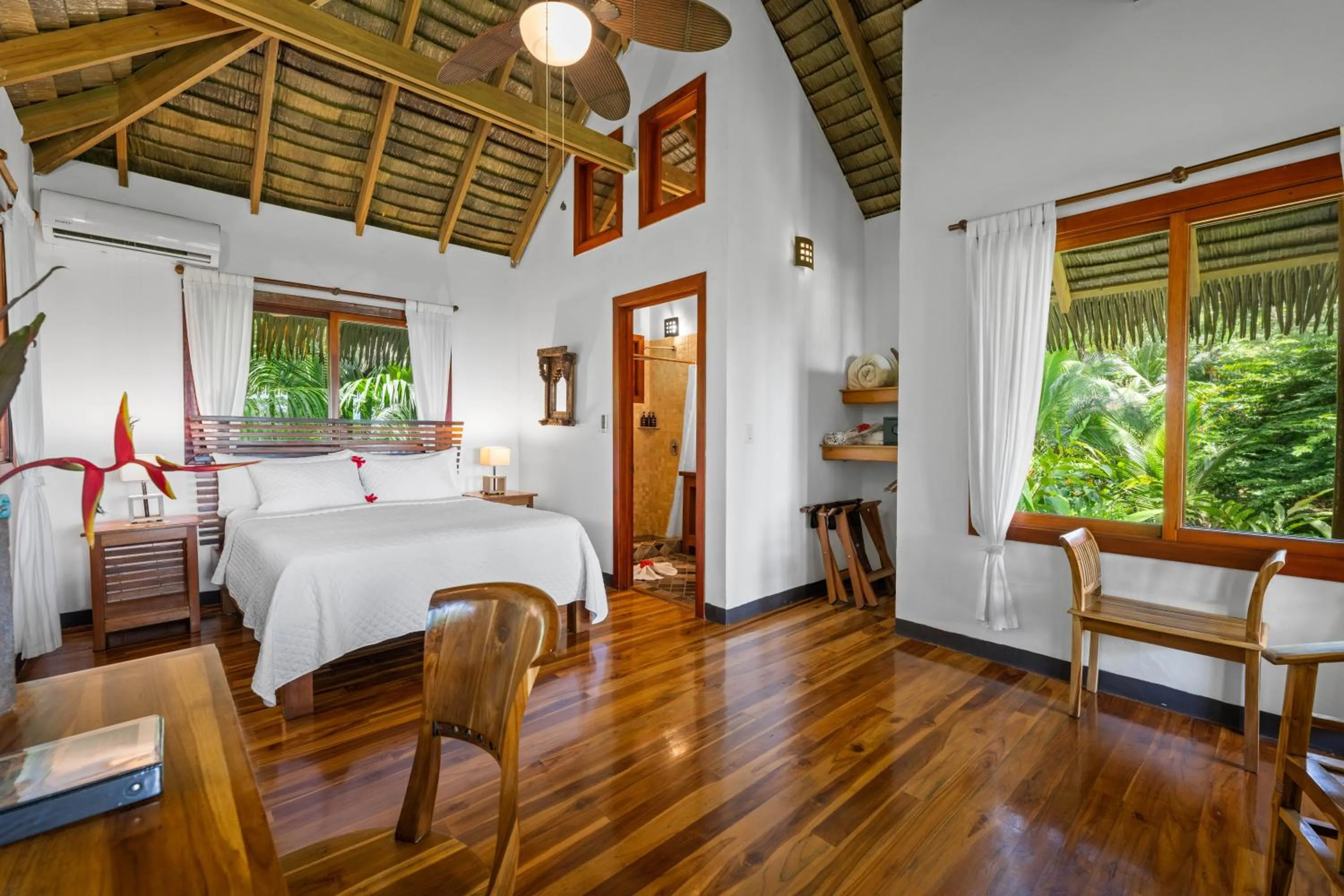 Bed in Copa De Arbol Beach & Rainforest Resort