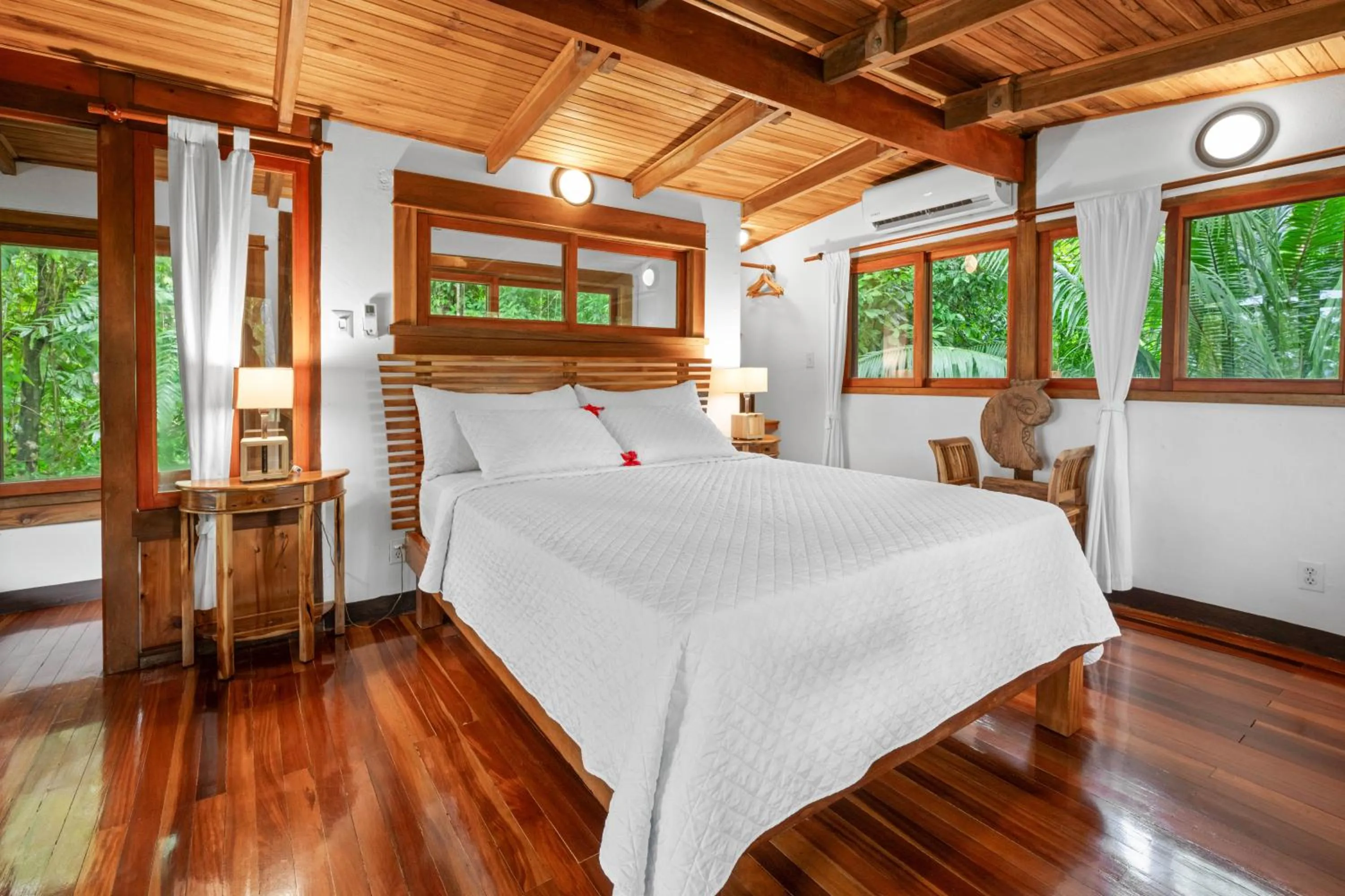 Bed in Copa De Arbol Beach & Rainforest Resort