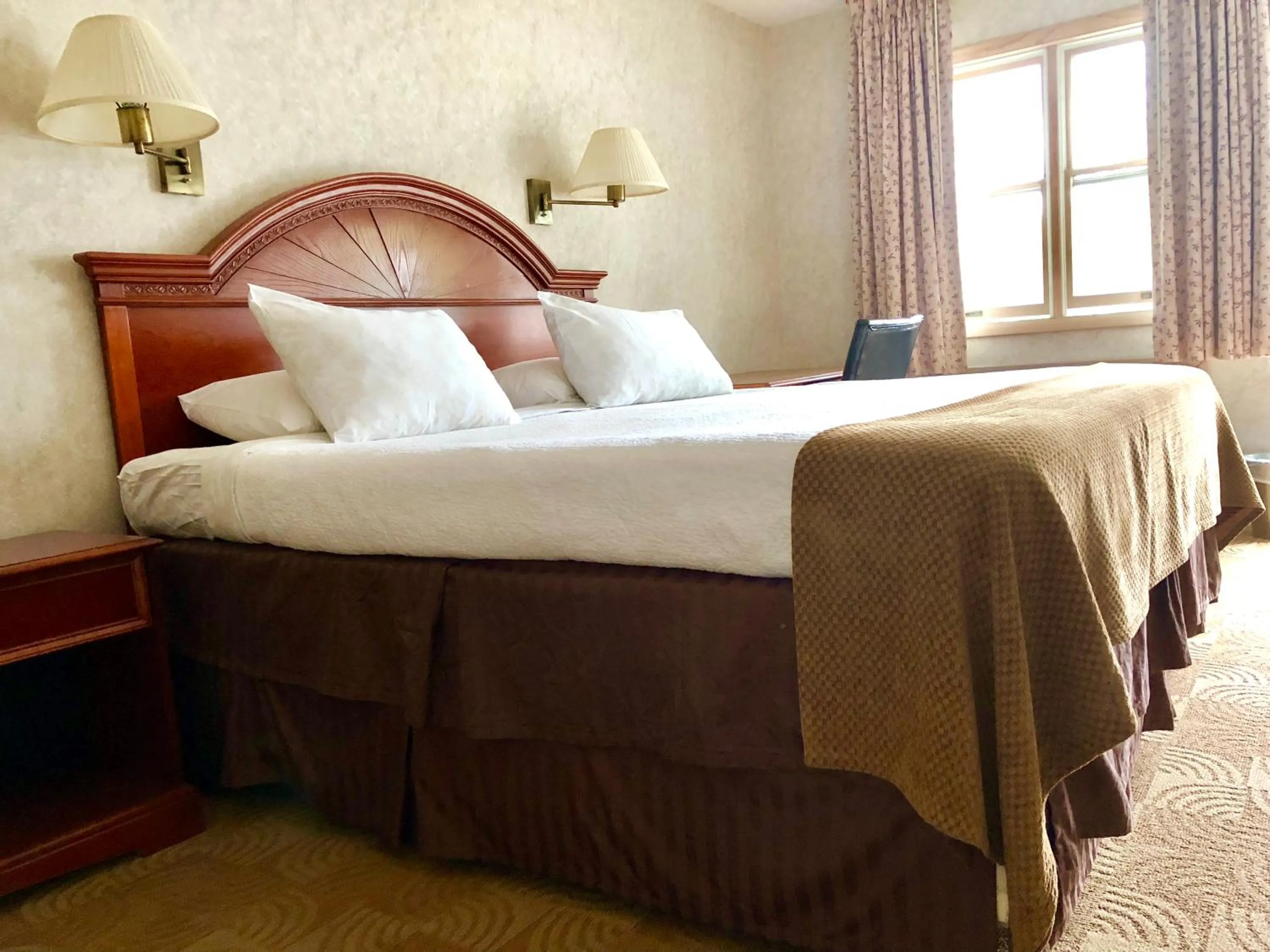 Bed in Lyn Aire Motel - Lake George