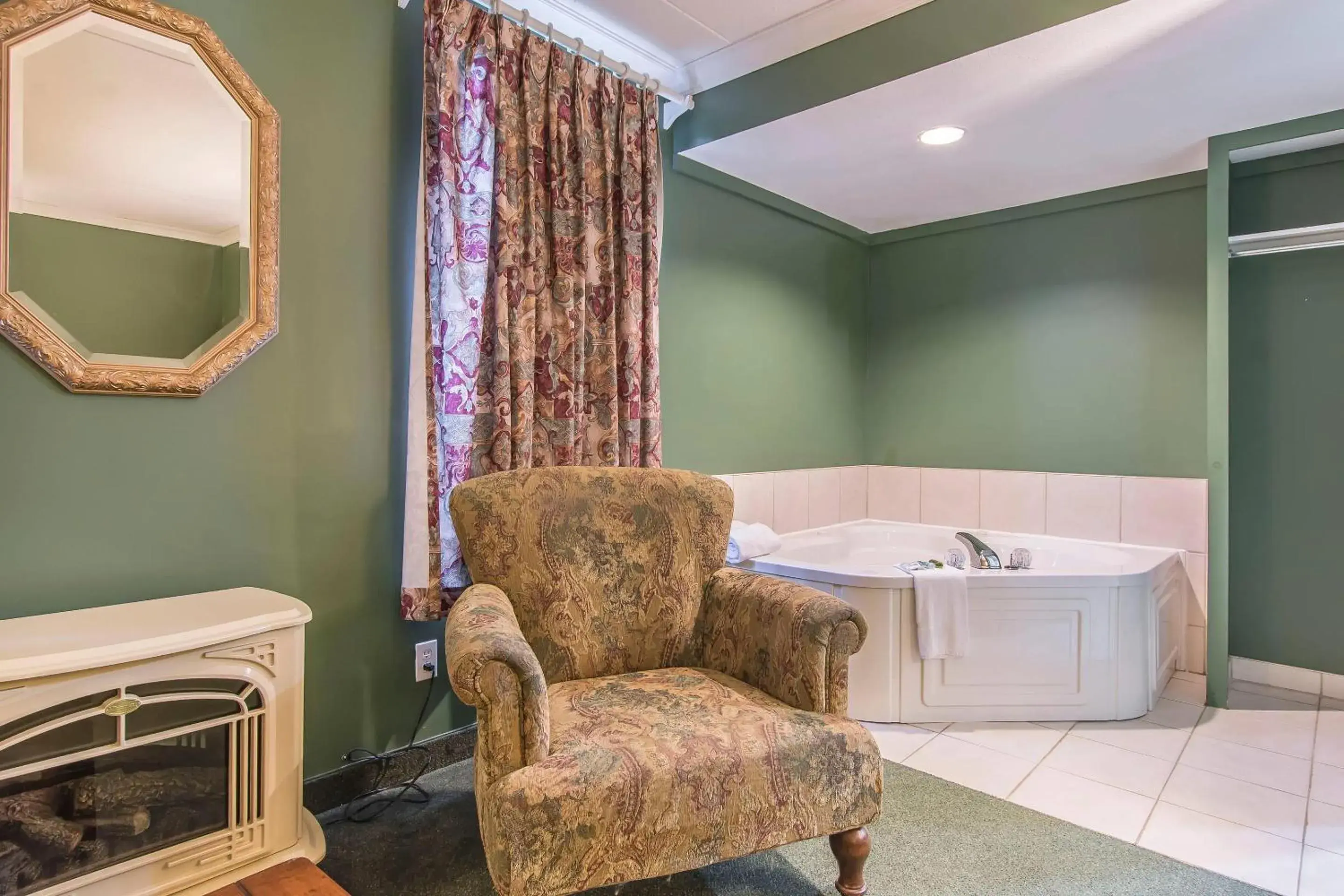 Bedroom, Bed in Rodeway Inn King William Bedroom, Bed in Rodeway Inn King William