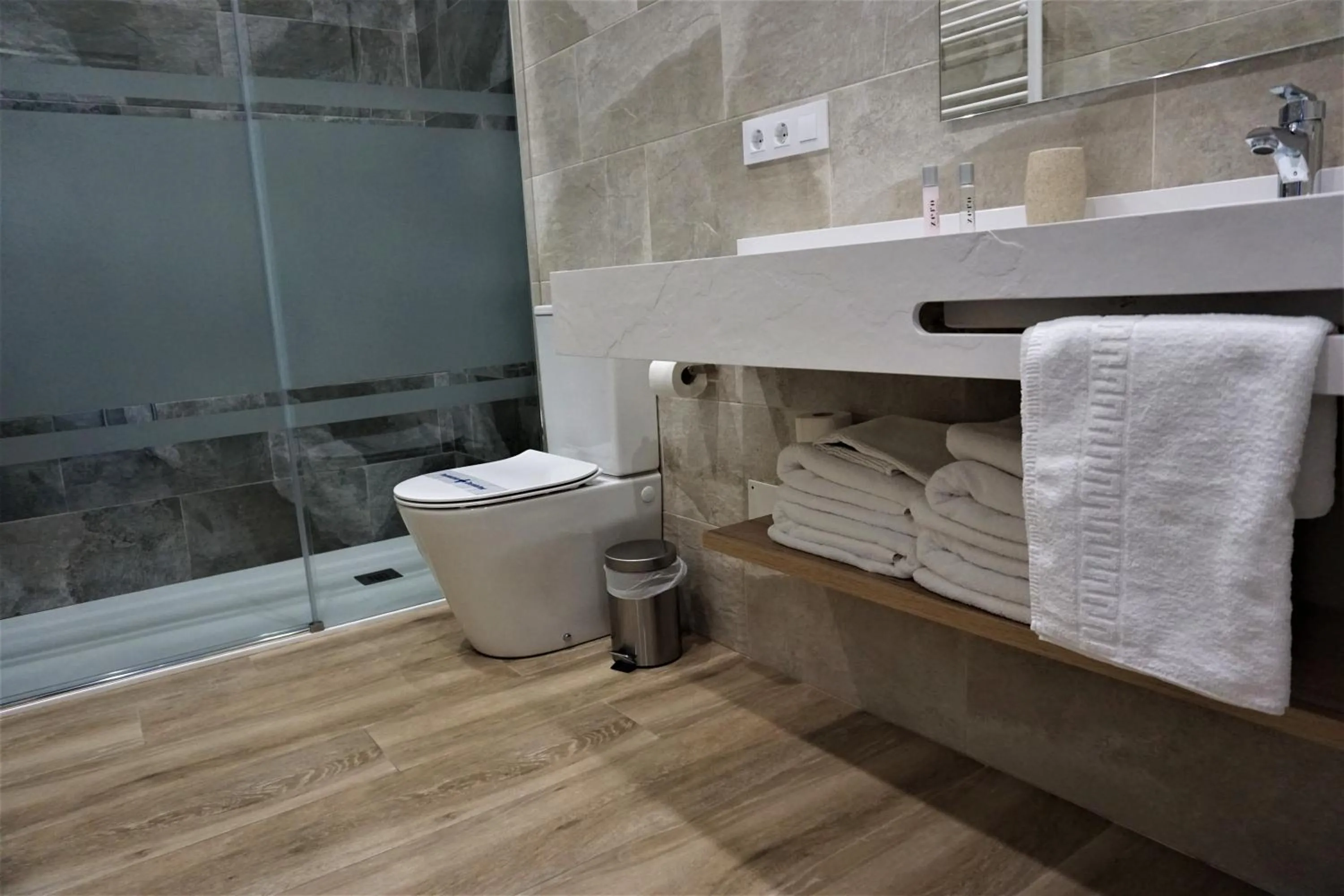Apartamentos La Playina