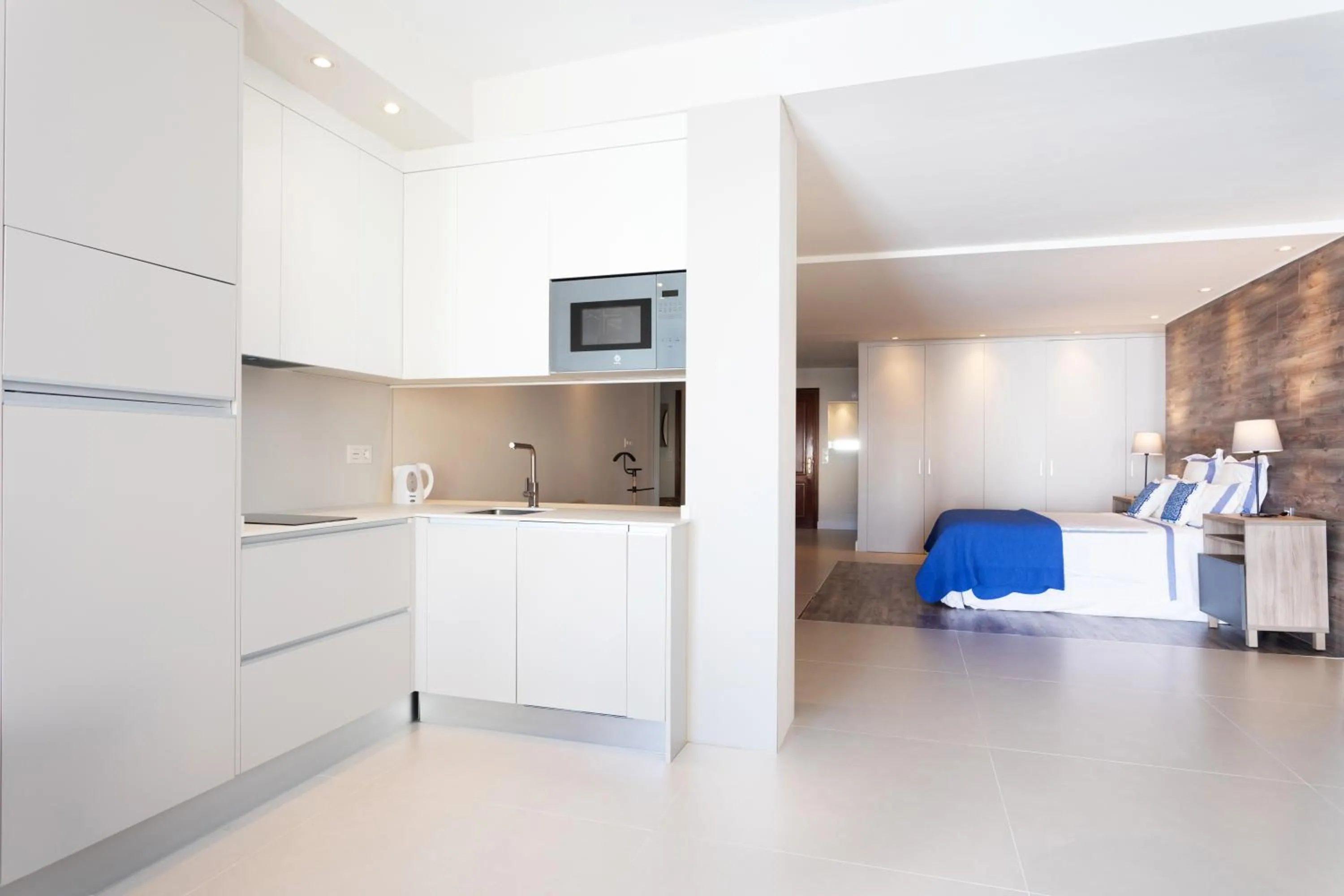 Rooms & Suites Loft 2H - Central Arrecife, Lanzarote - Free Parking