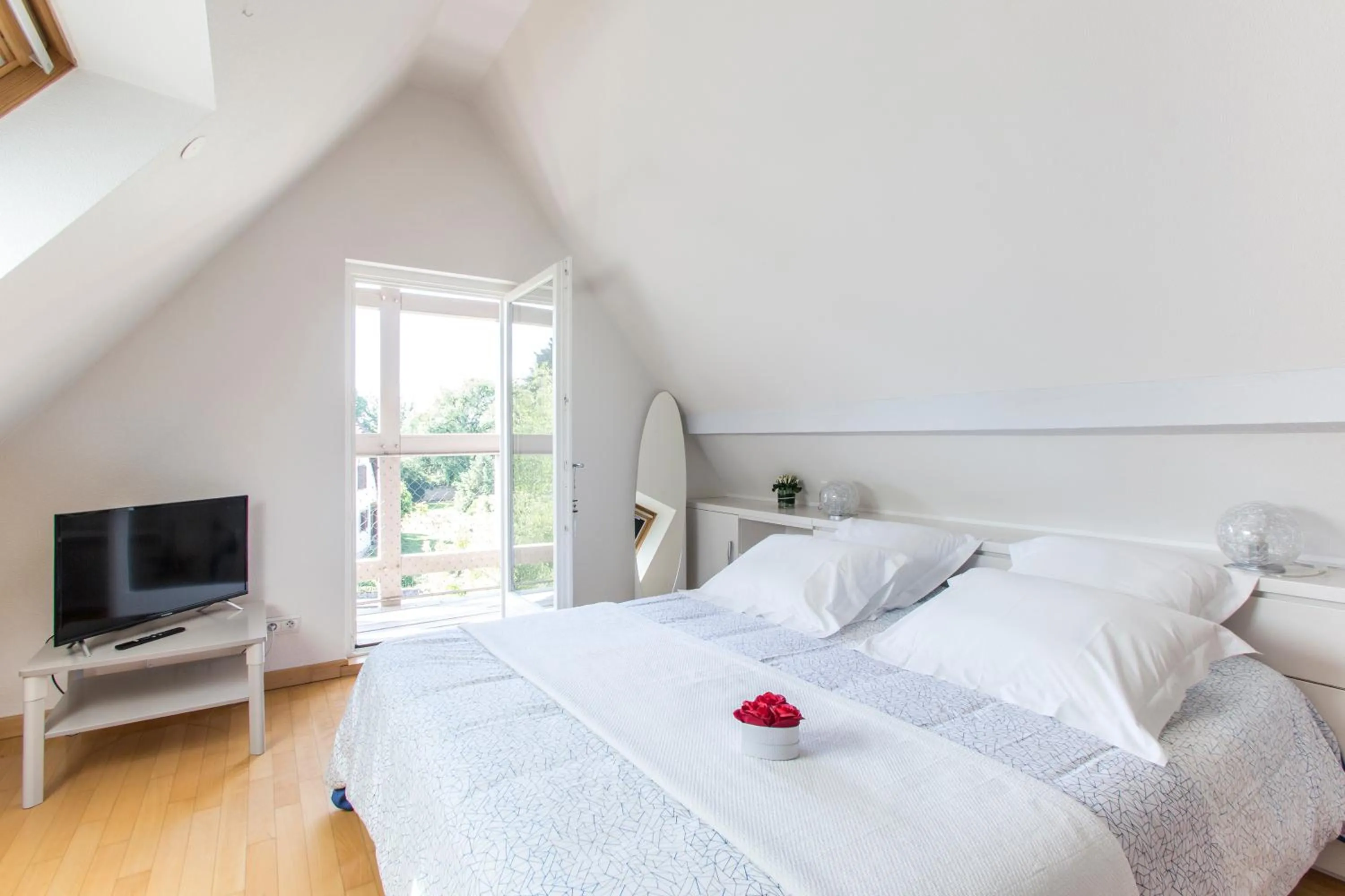 Photo of the whole room in Villacosy spa -Strasbourg VILLA DOLCE