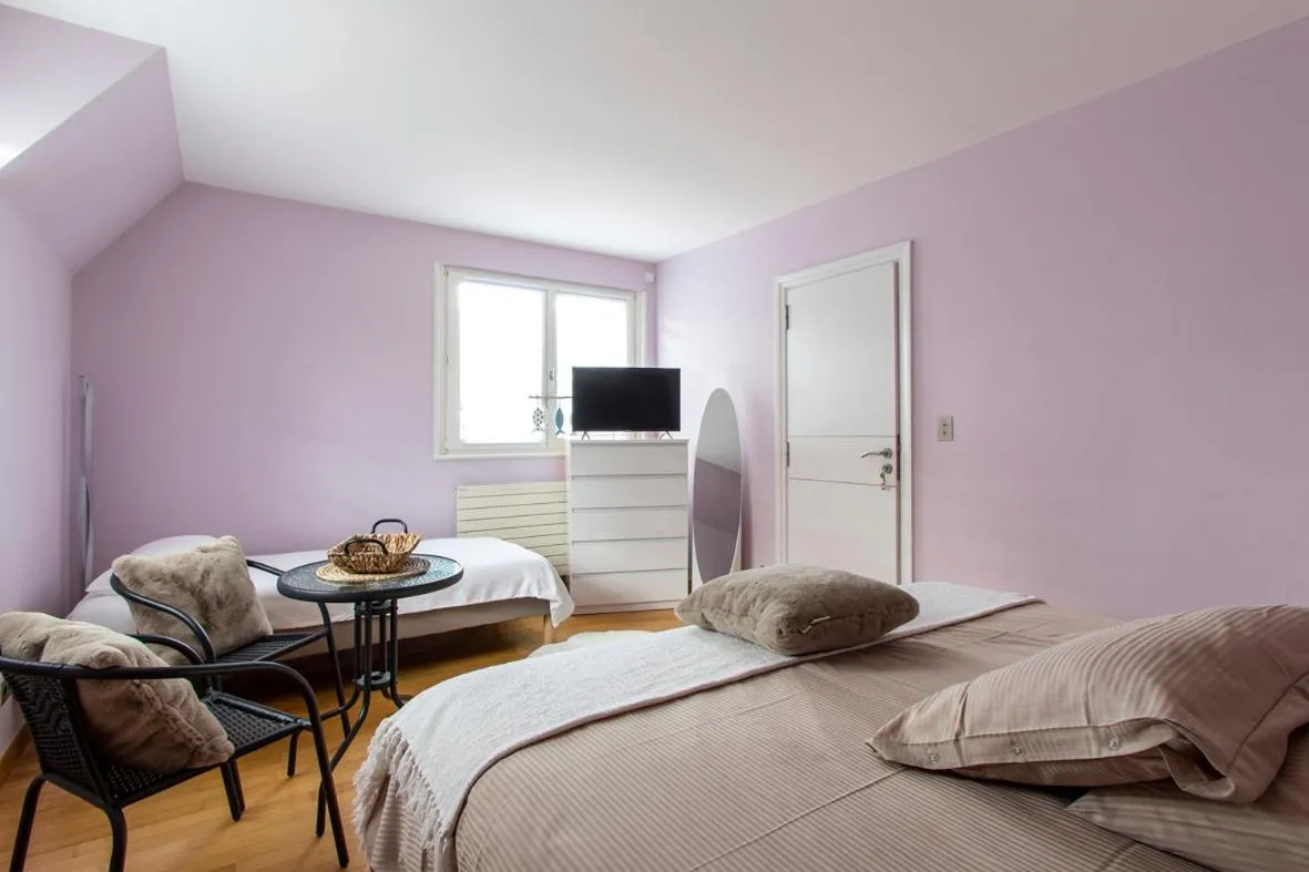 Bedroom in Villacosy spa -Strasbourg VILLA DOLCE