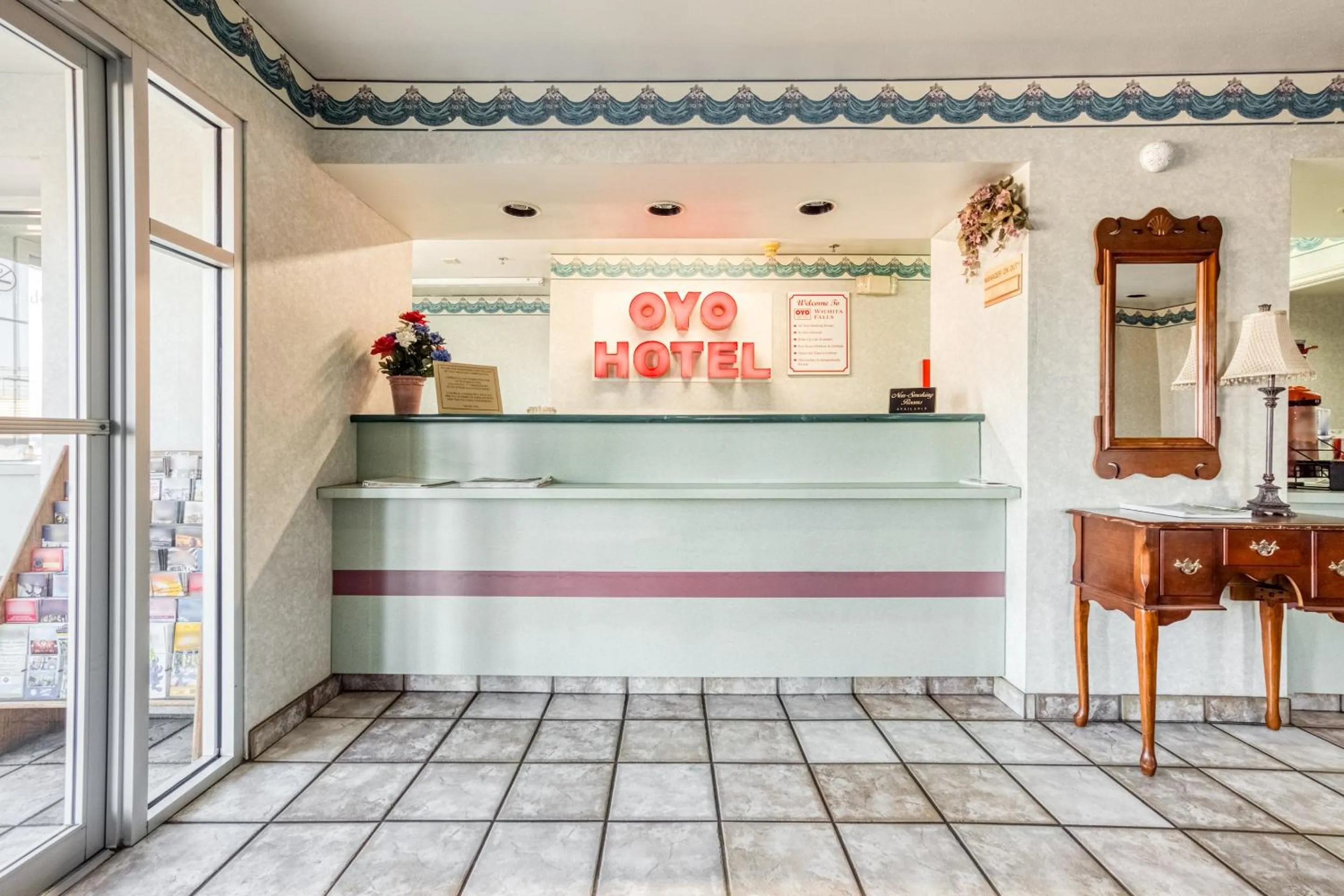 Lobby or reception in OYO Hotel Wichita Falls I-44 Sheppard Airforce