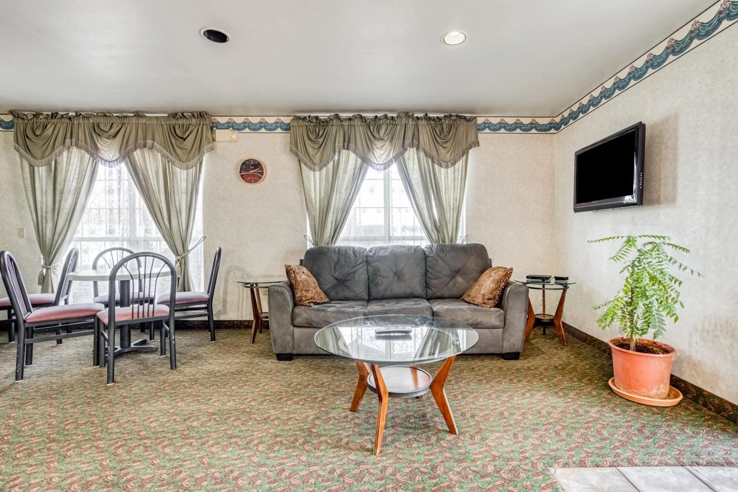 Lobby or reception in OYO Hotel Wichita Falls I-44 Sheppard Airforce