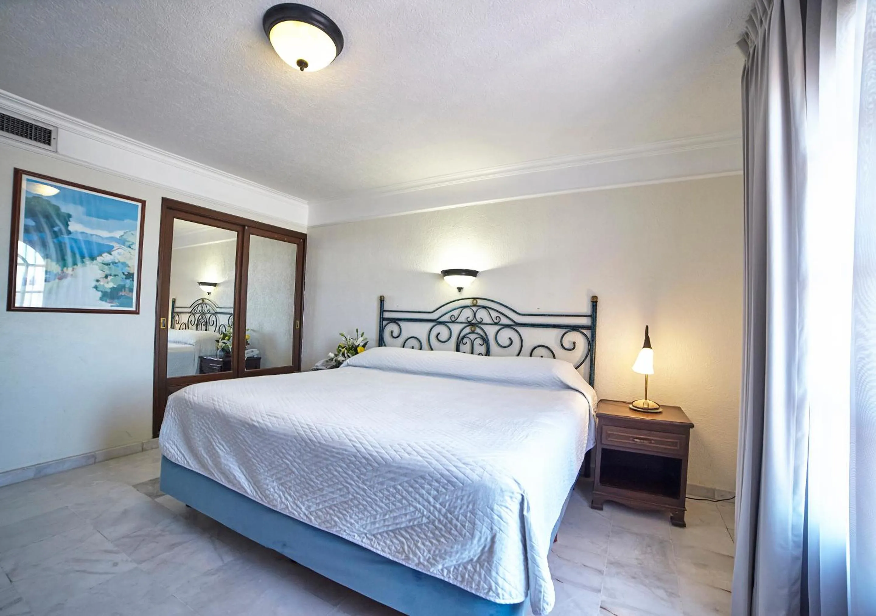 Bed in Hotel Francis Drake