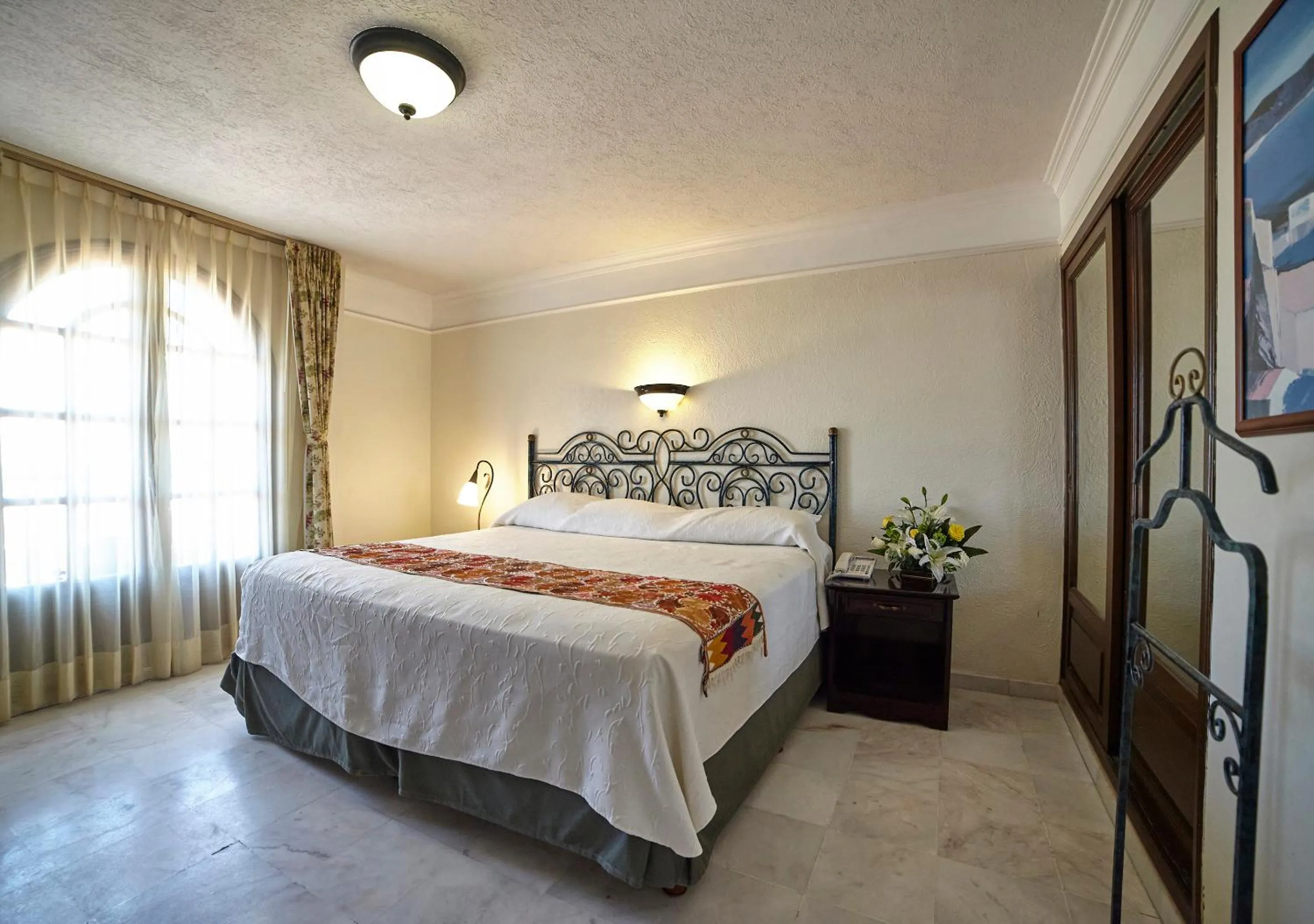 Bed in Hotel Francis Drake