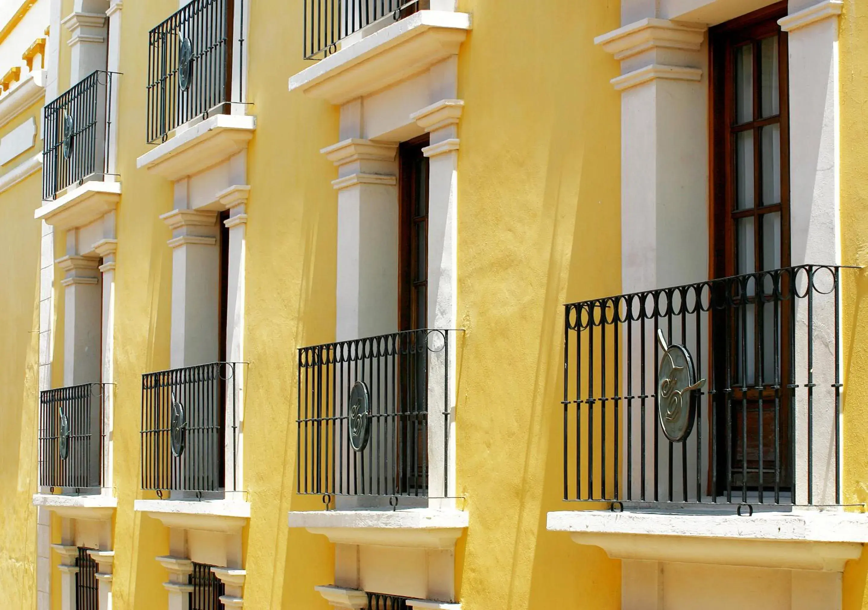 Facade/entrance in Hotel Francis Drake Facade/entrance in Hotel Francis Drake