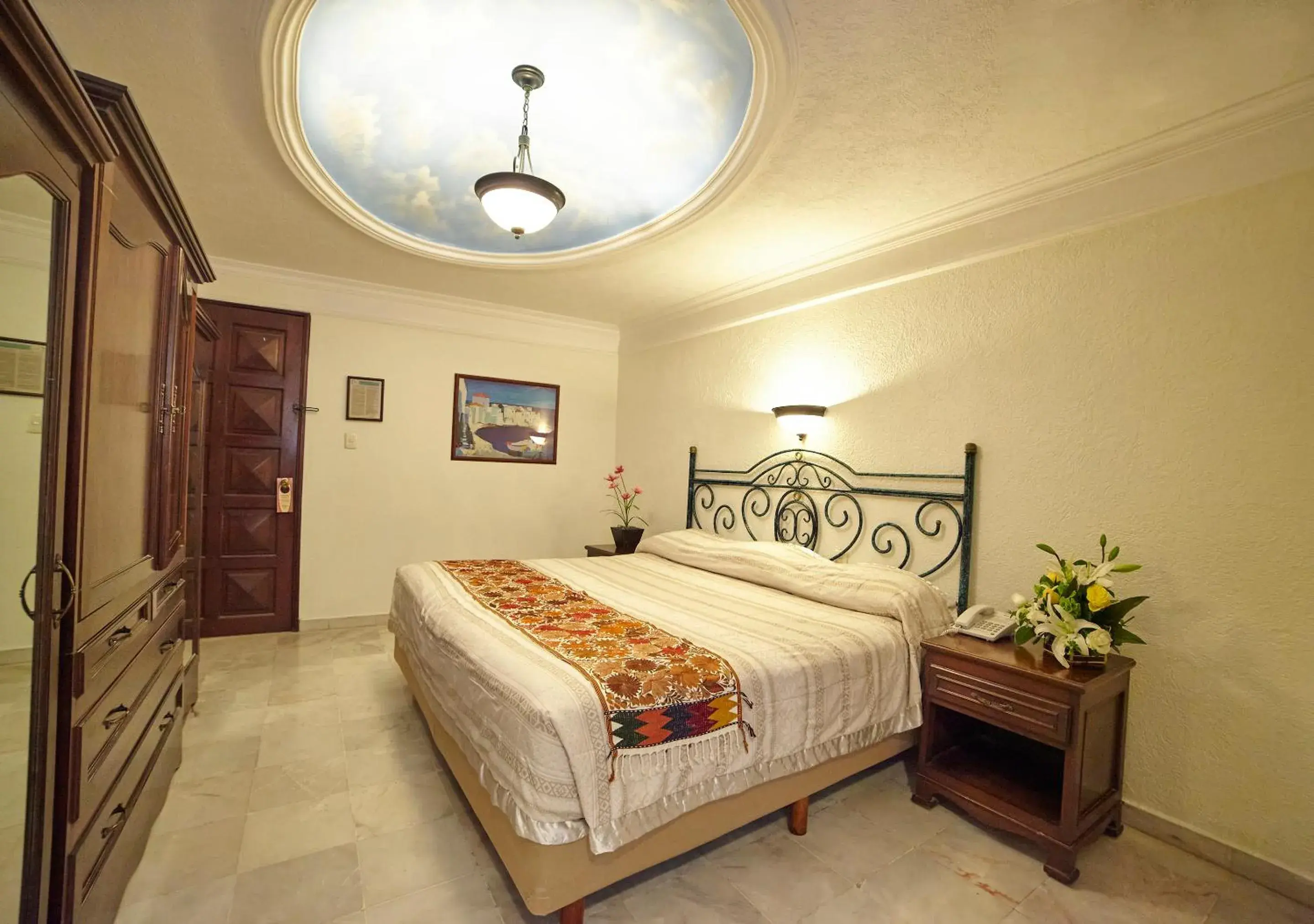 Bed in Hotel Francis Drake Bed in Hotel Francis Drake