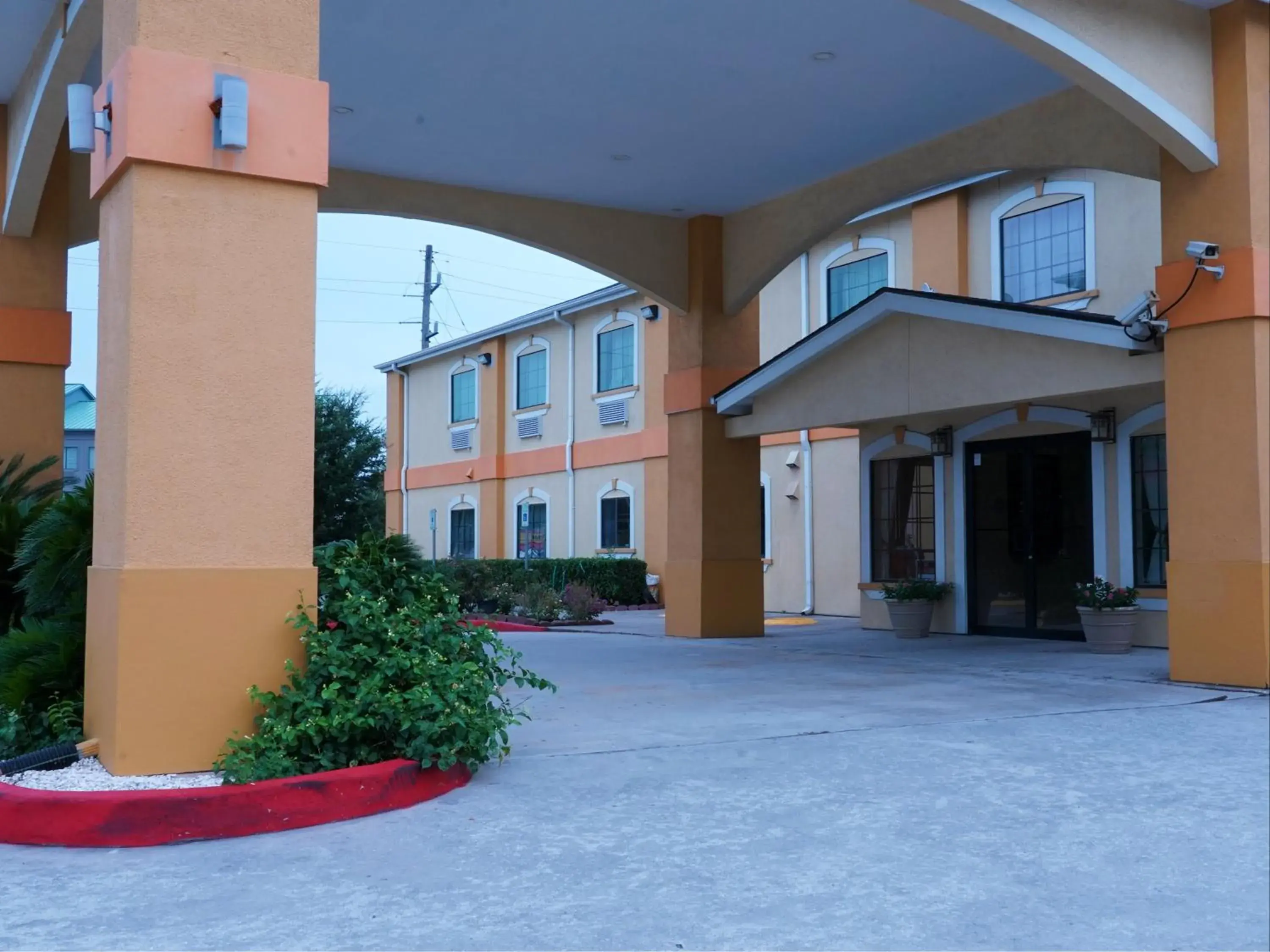 Property building in Americas Best Value Inn and Suites Bush International Airport Property building in Americas Best Value Inn and Suites Bush International Airport