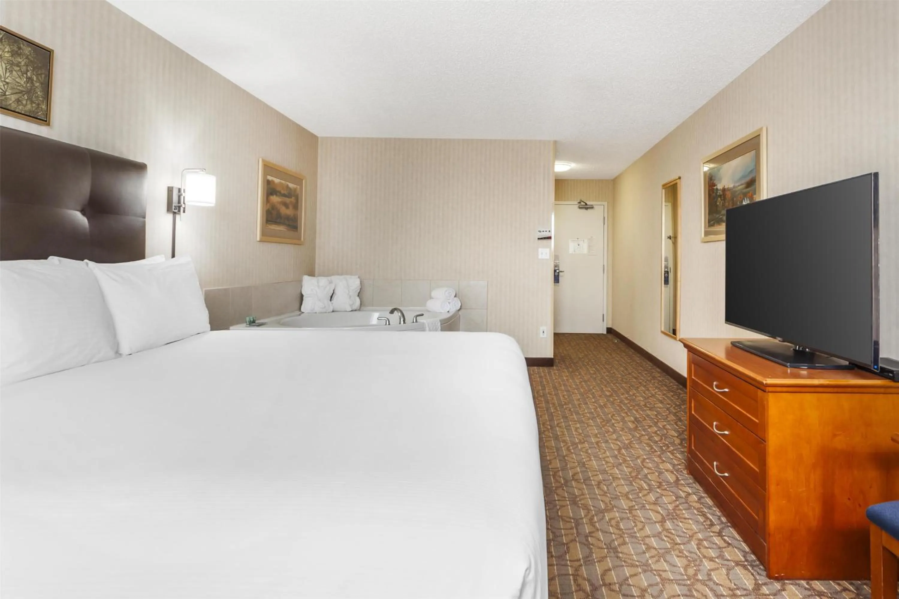 Bedroom, Bed in Best Western Cold Lake Inn