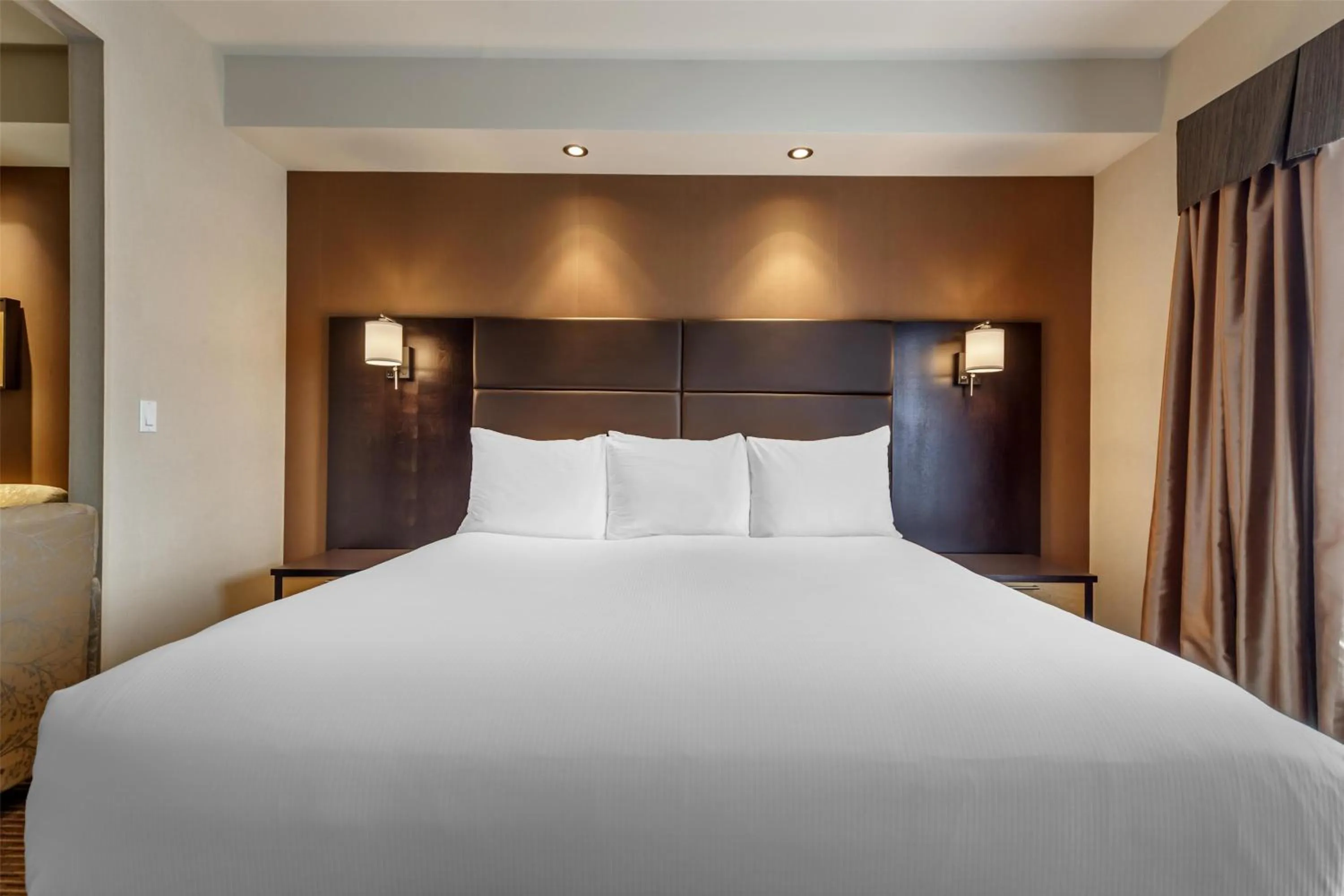 Bedroom, Bed in Best Western Cold Lake Inn