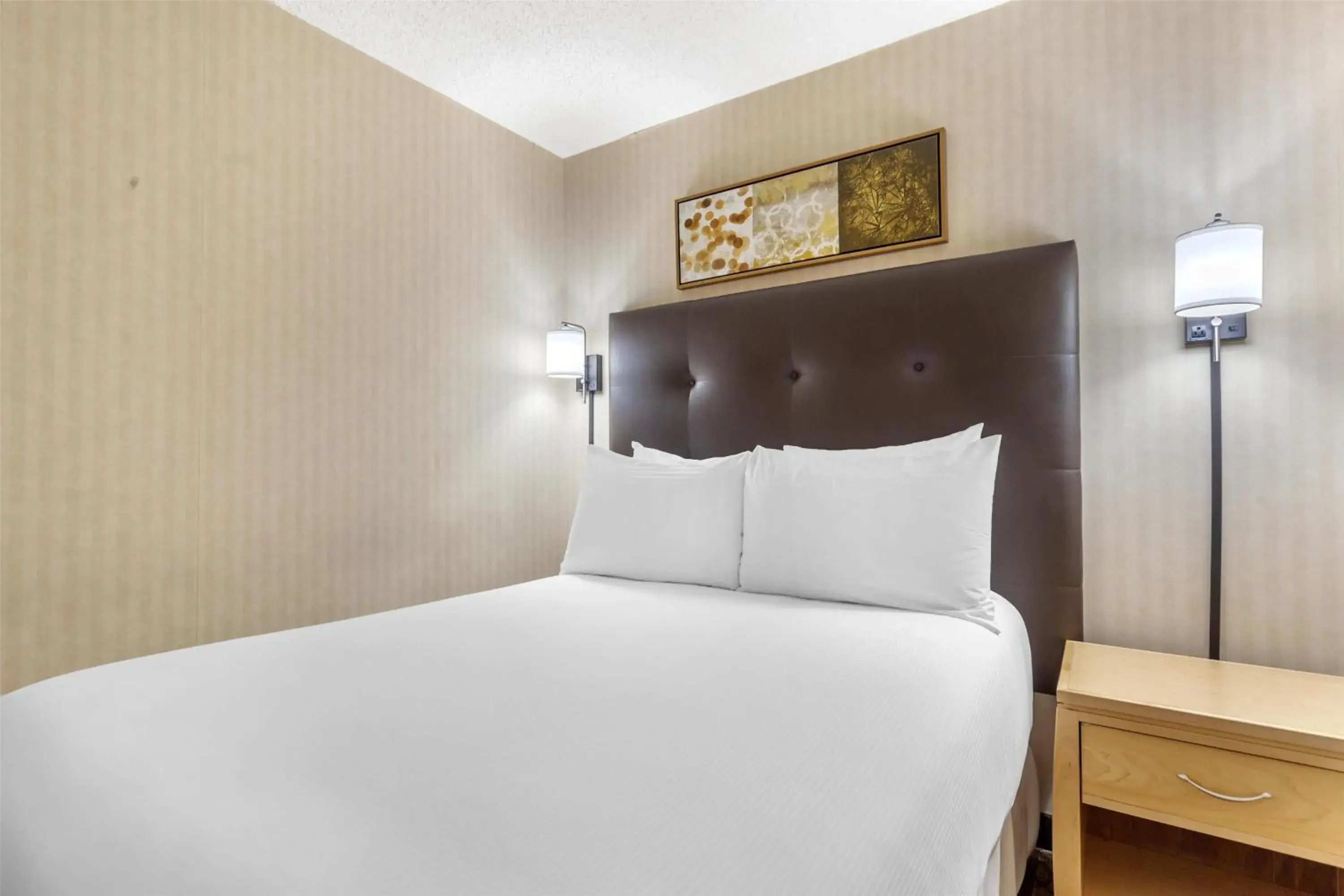 Bedroom, Bed in Best Western Cold Lake Inn Bedroom, Bed in Best Western Cold Lake Inn