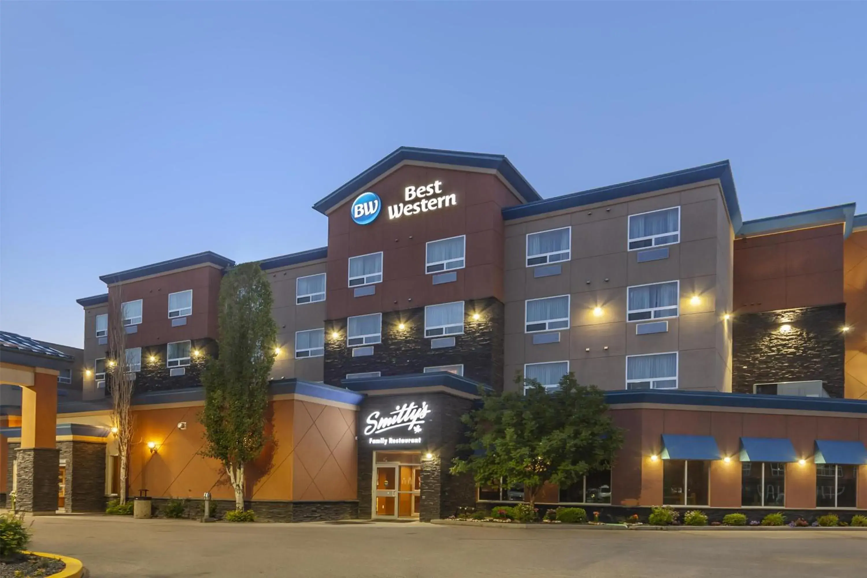 Property building in Best Western Cold Lake Inn Property building in Best Western Cold Lake Inn