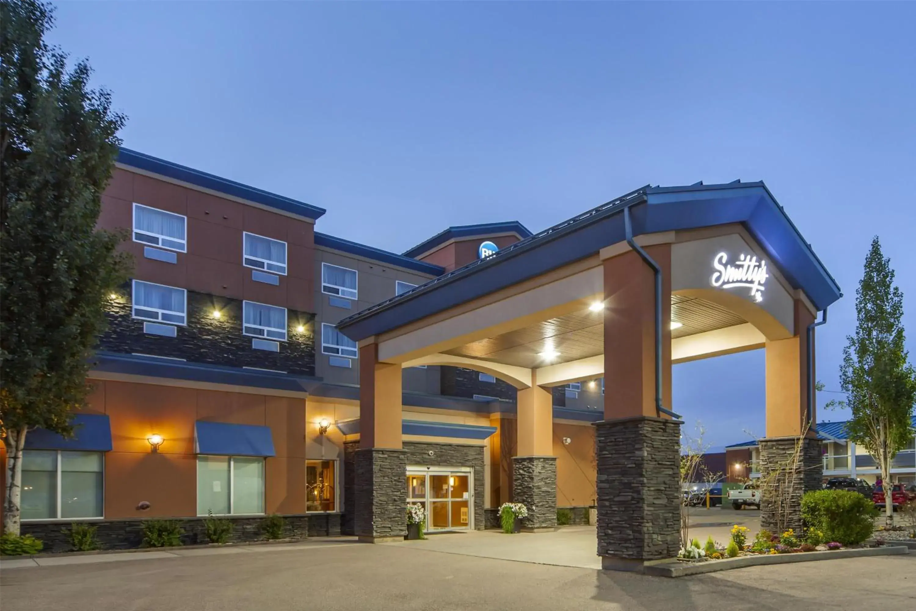 Property building in Best Western Cold Lake Inn Property building in Best Western Cold Lake Inn