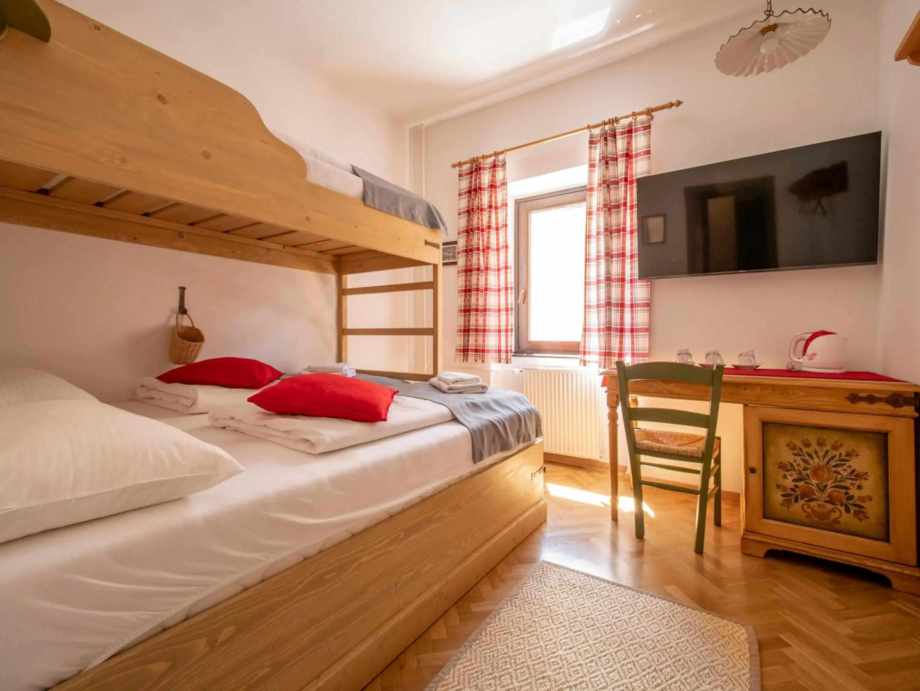 Double Room in Berghi Hotel and Apartments Double Room in Berghi Hotel and Apartments