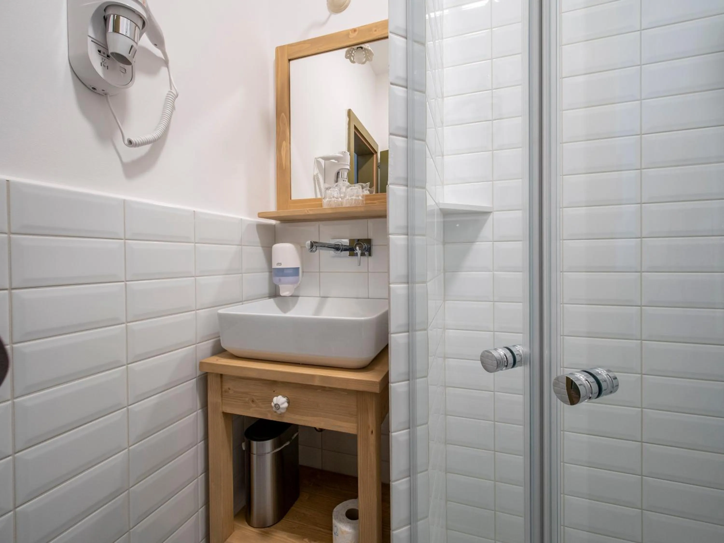 Toilet in Berghi Hotel and Apartments