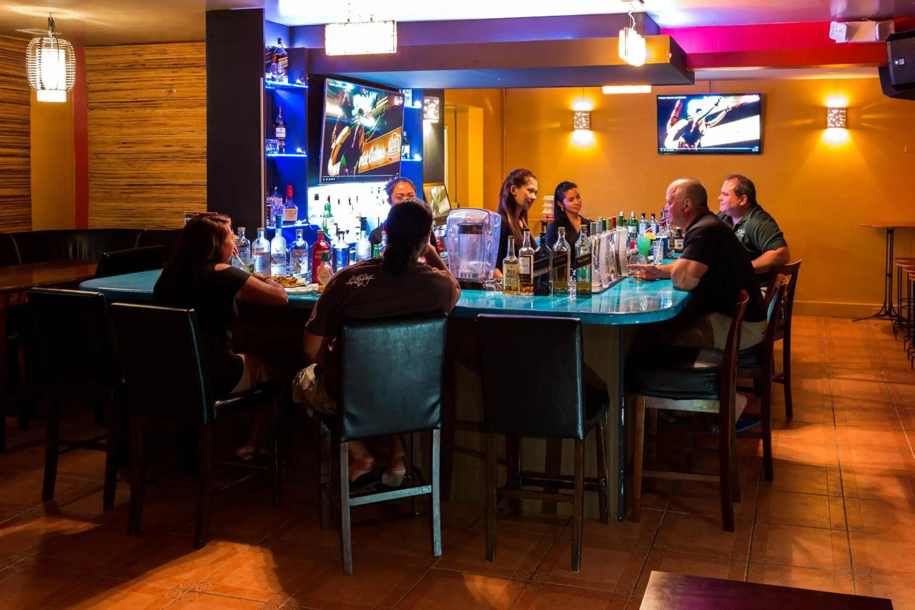 Lounge or bar in Century Hotel Lounge or bar in Century Hotel