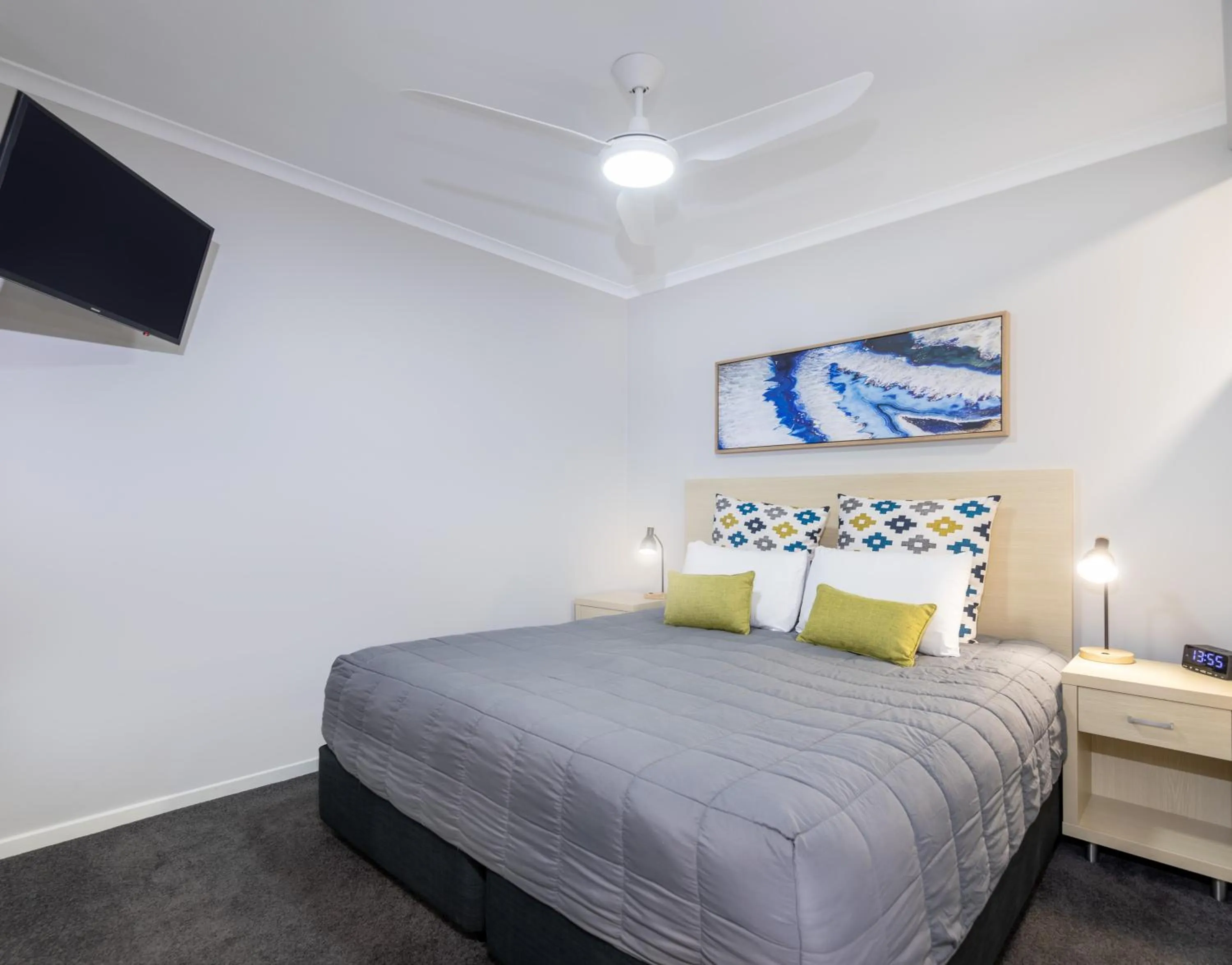 Bedroom, Bed in Landmark Resort