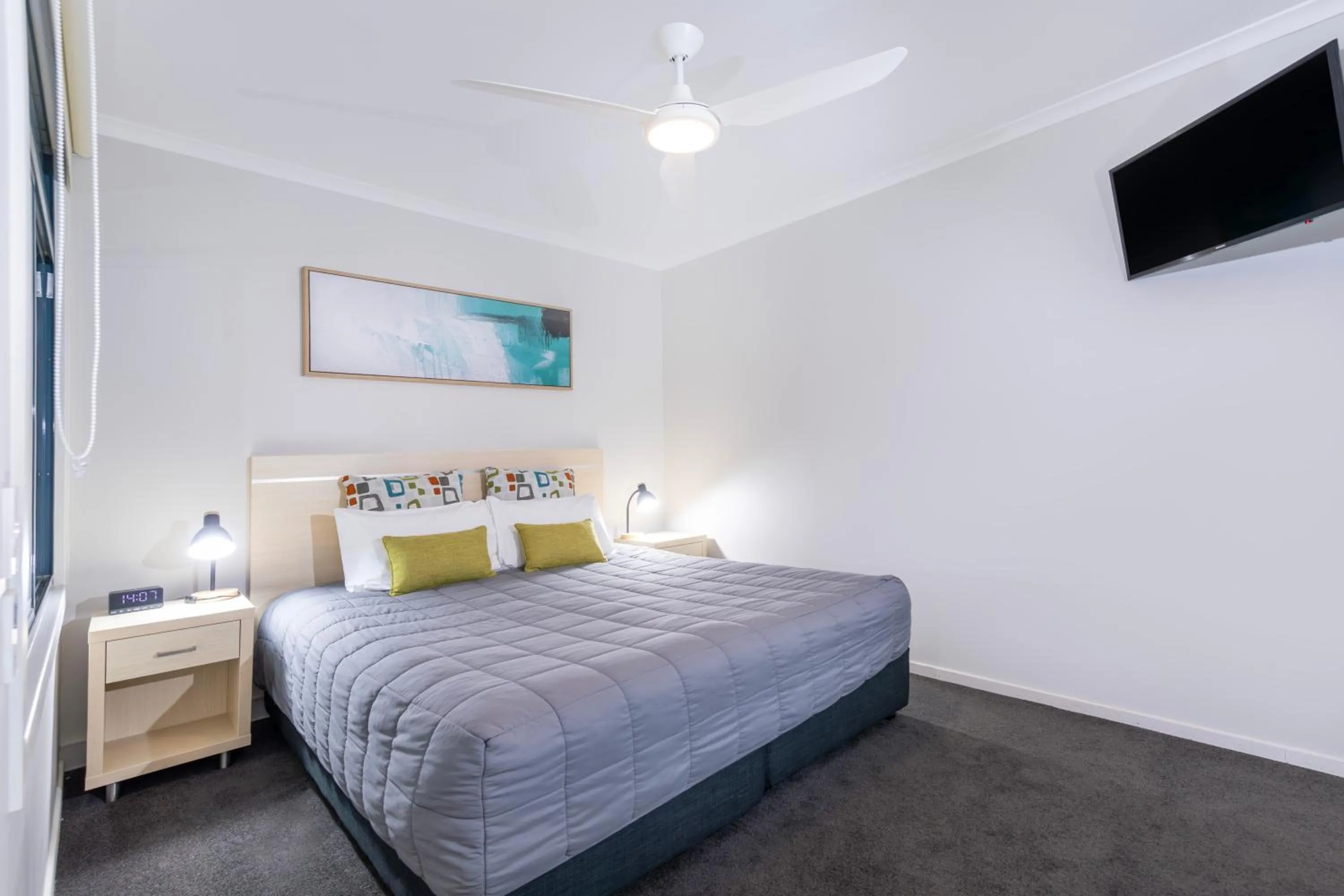 Bedroom, Bed in Landmark Resort