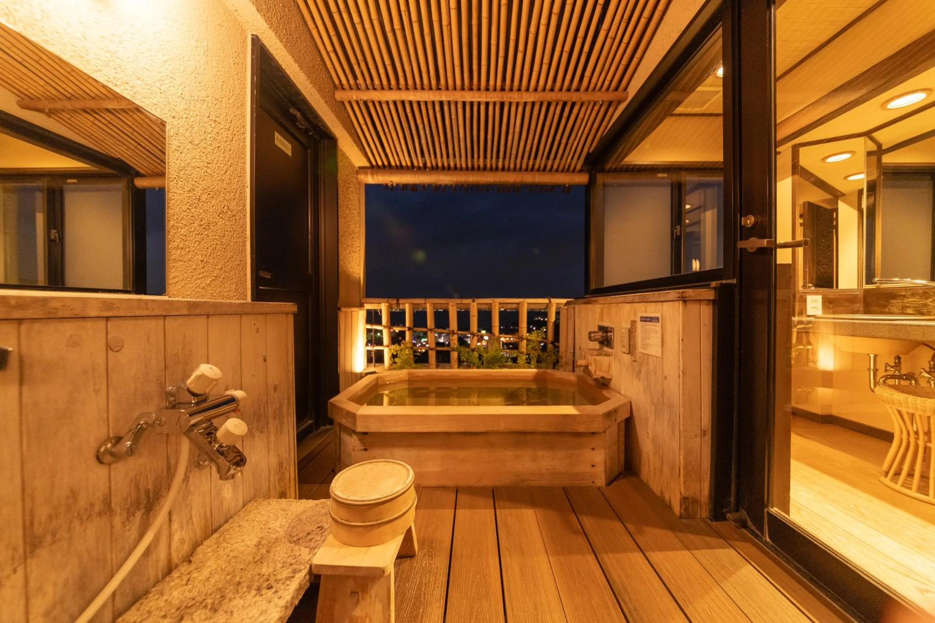 Hot Spring Bath in Yuzanso