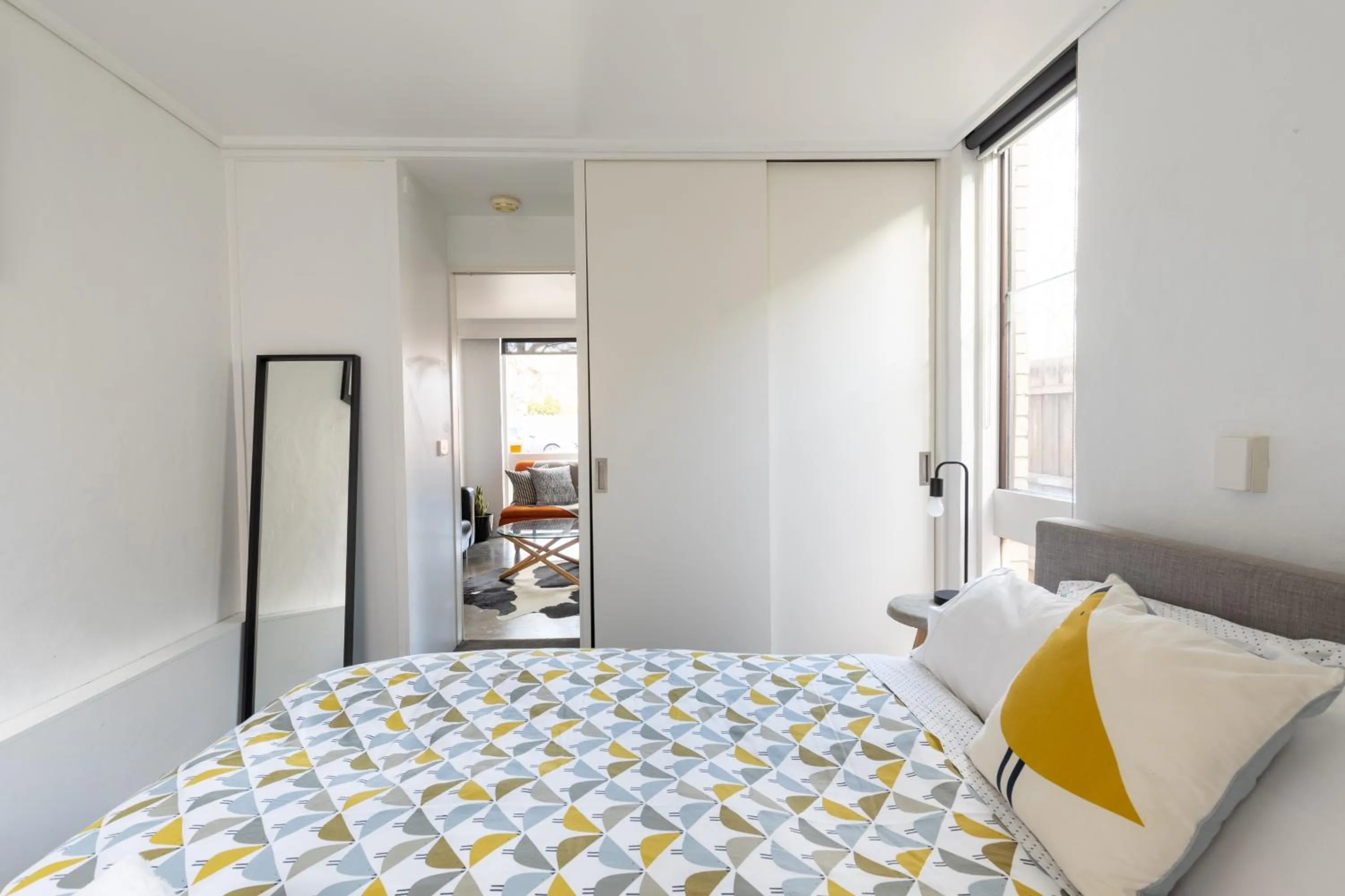 Bed in dlux + escape@aphrasia Street near Geelong CBD
