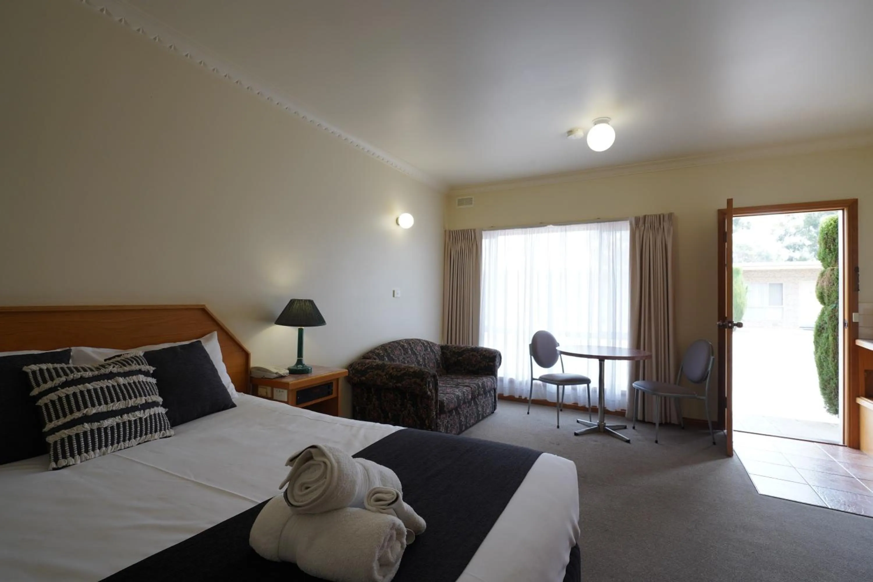 Bed in Best Westlander Motor Inn