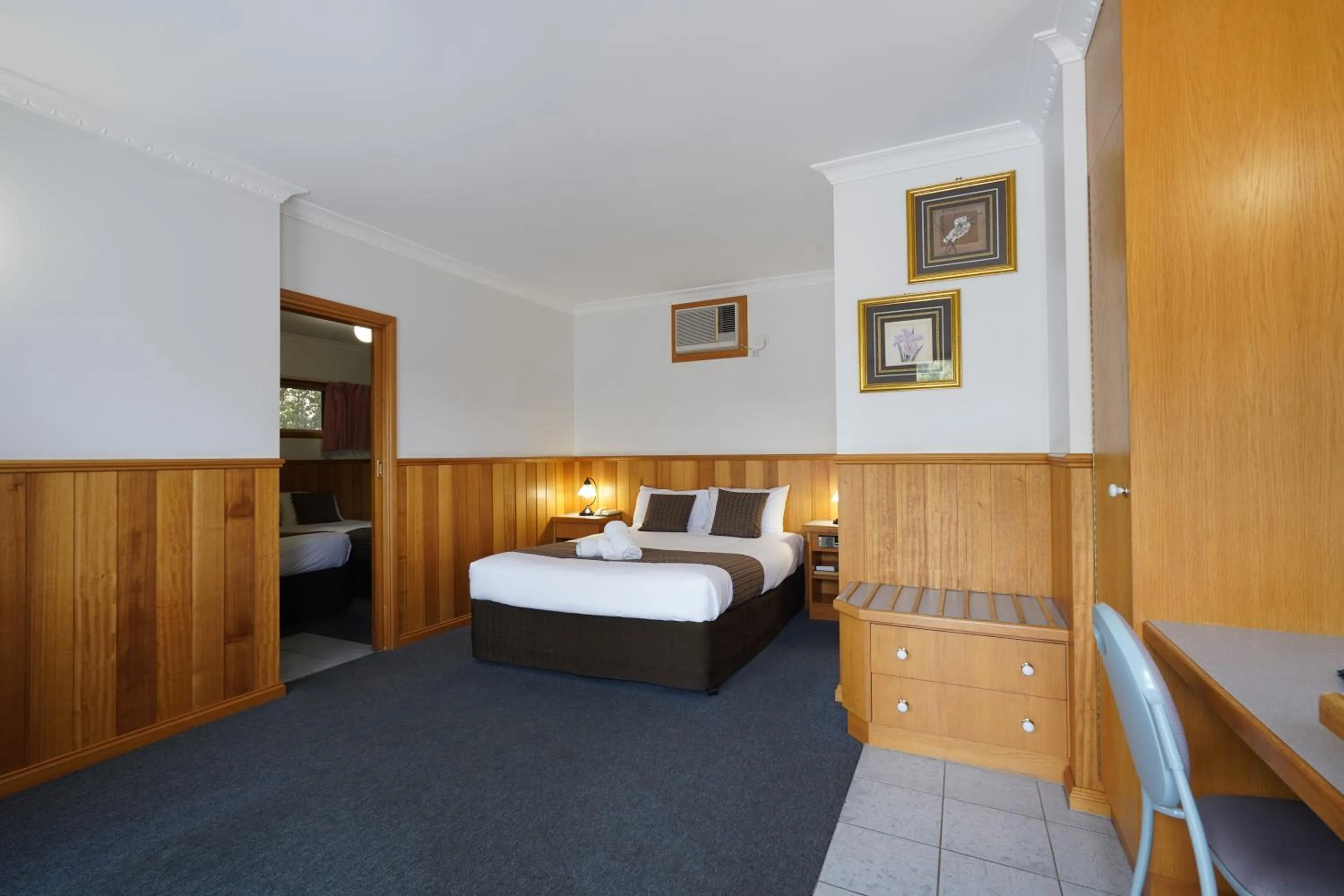 Bedroom, Bed in Best Westlander Motor Inn