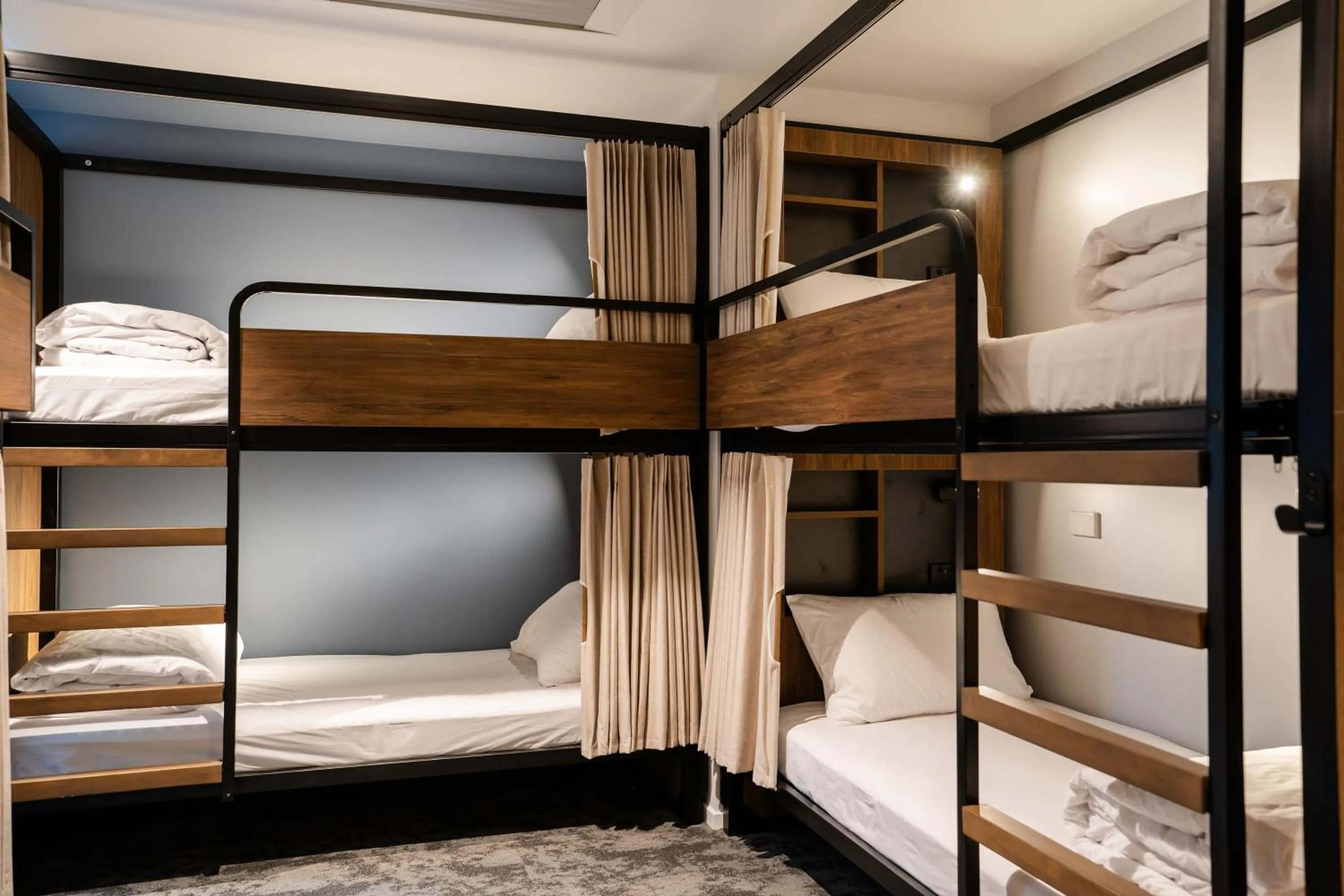 bunk bed, Bed in Haka House Auckland City