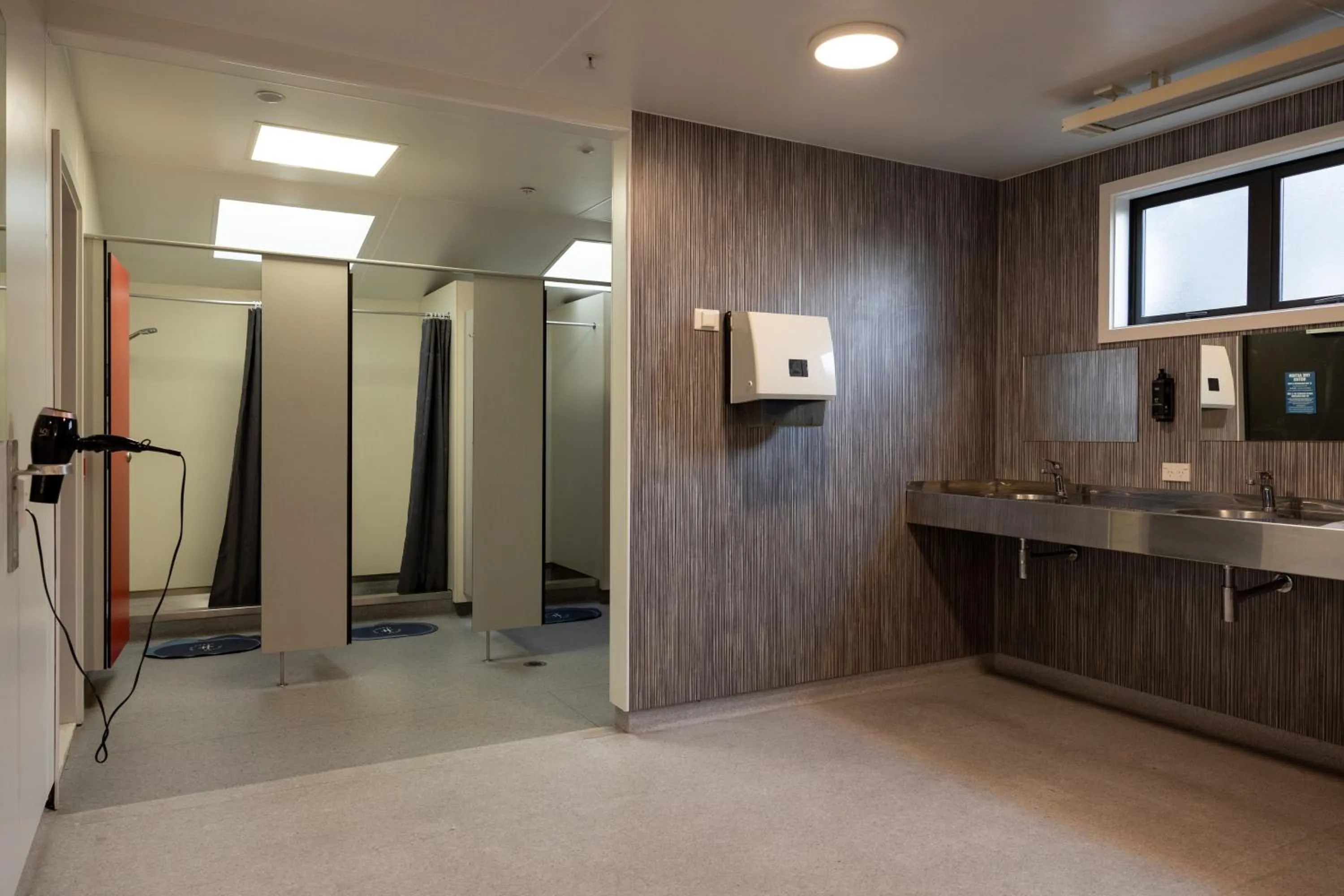 Shower in Haka House Queenstown Lakefront