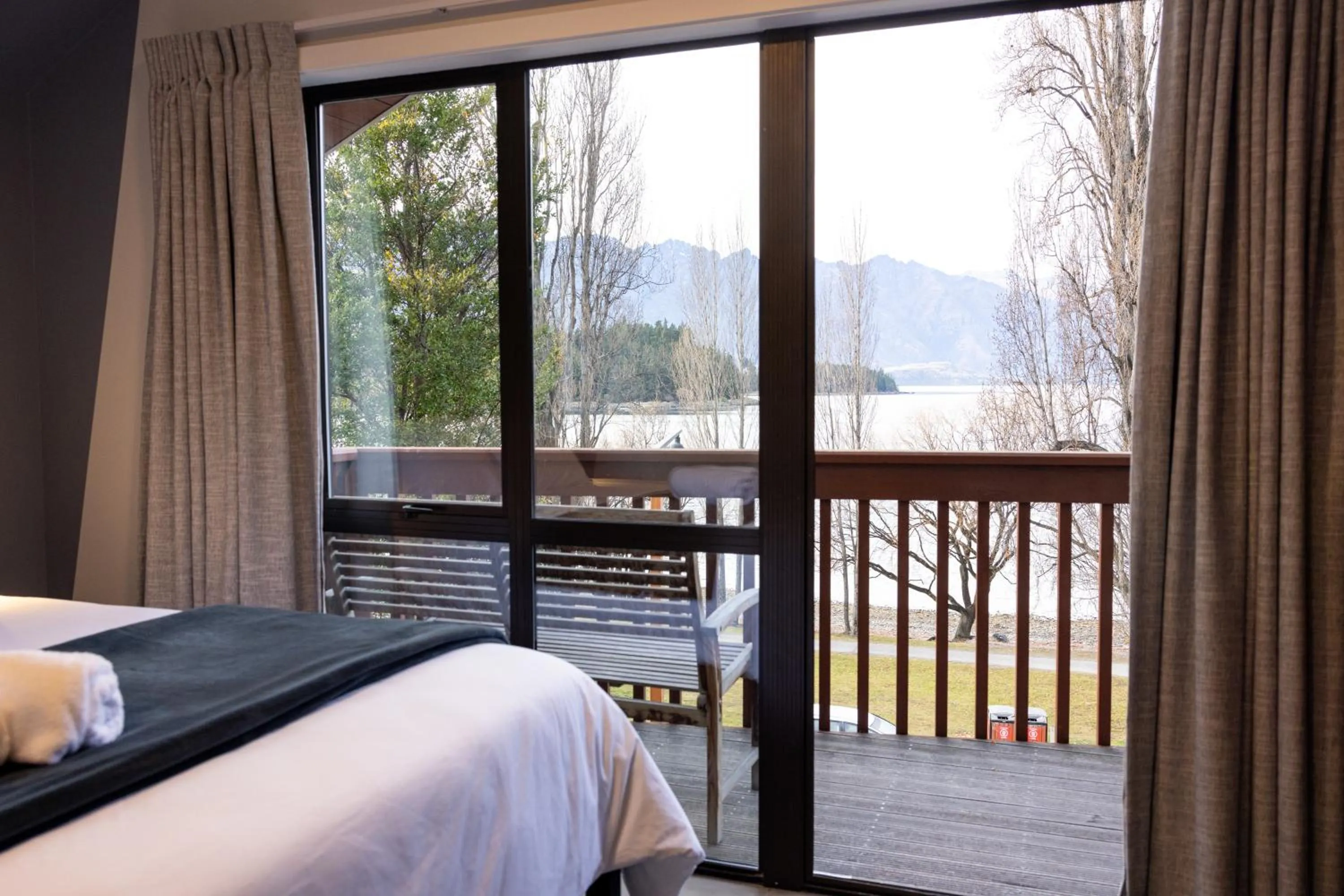 Bed in Haka House Queenstown Lakefront