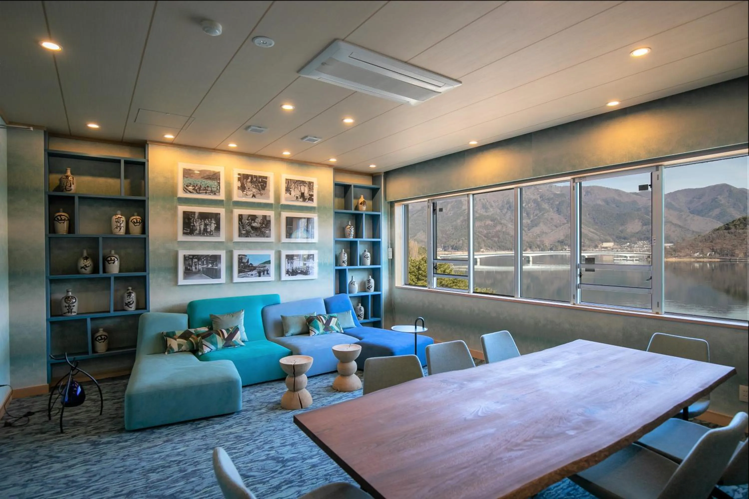 Communal lounge/ TV room in Fuji Lake Hotel