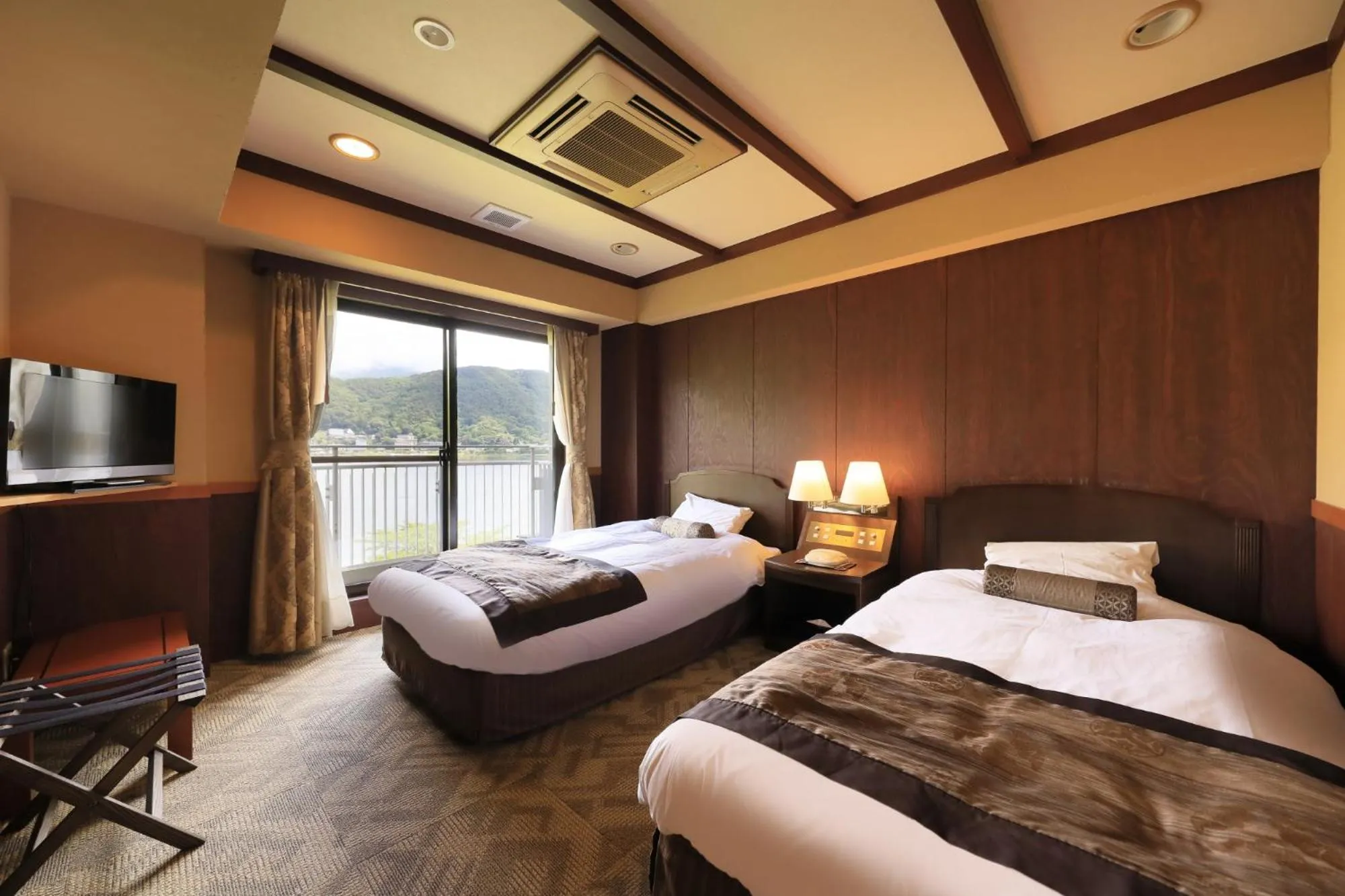 Bedroom, Bed in Fuji Lake Hotel