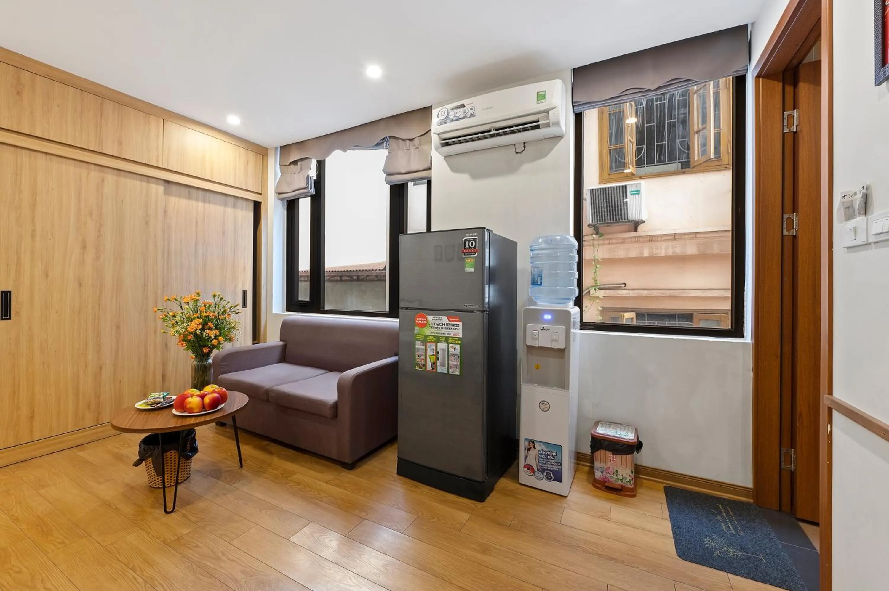 TV and multimedia in 22Housing luxury Hotel & Residence 39 Linh Lang